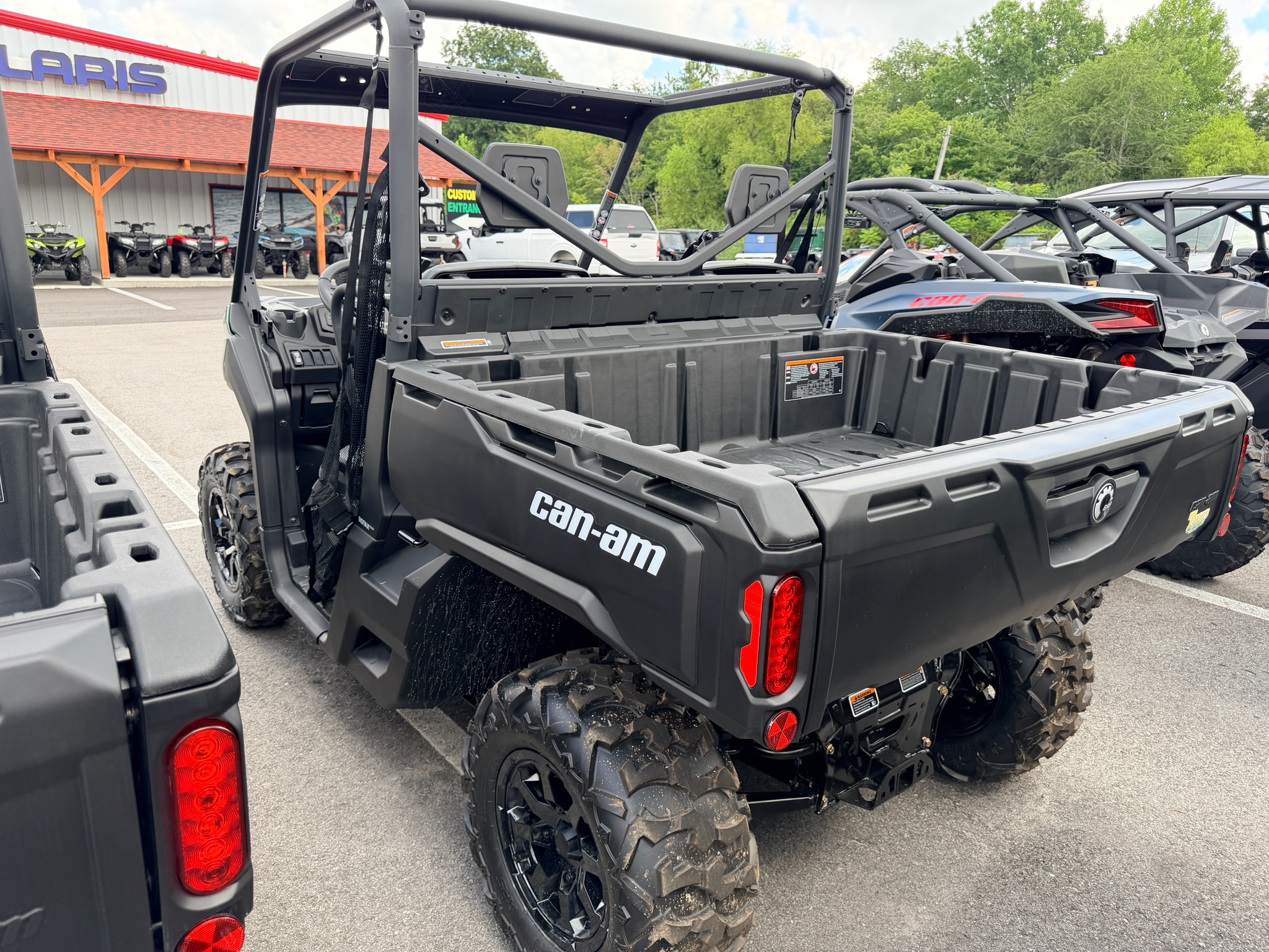 2026 Can-Am™ Defender DPS HD9 5