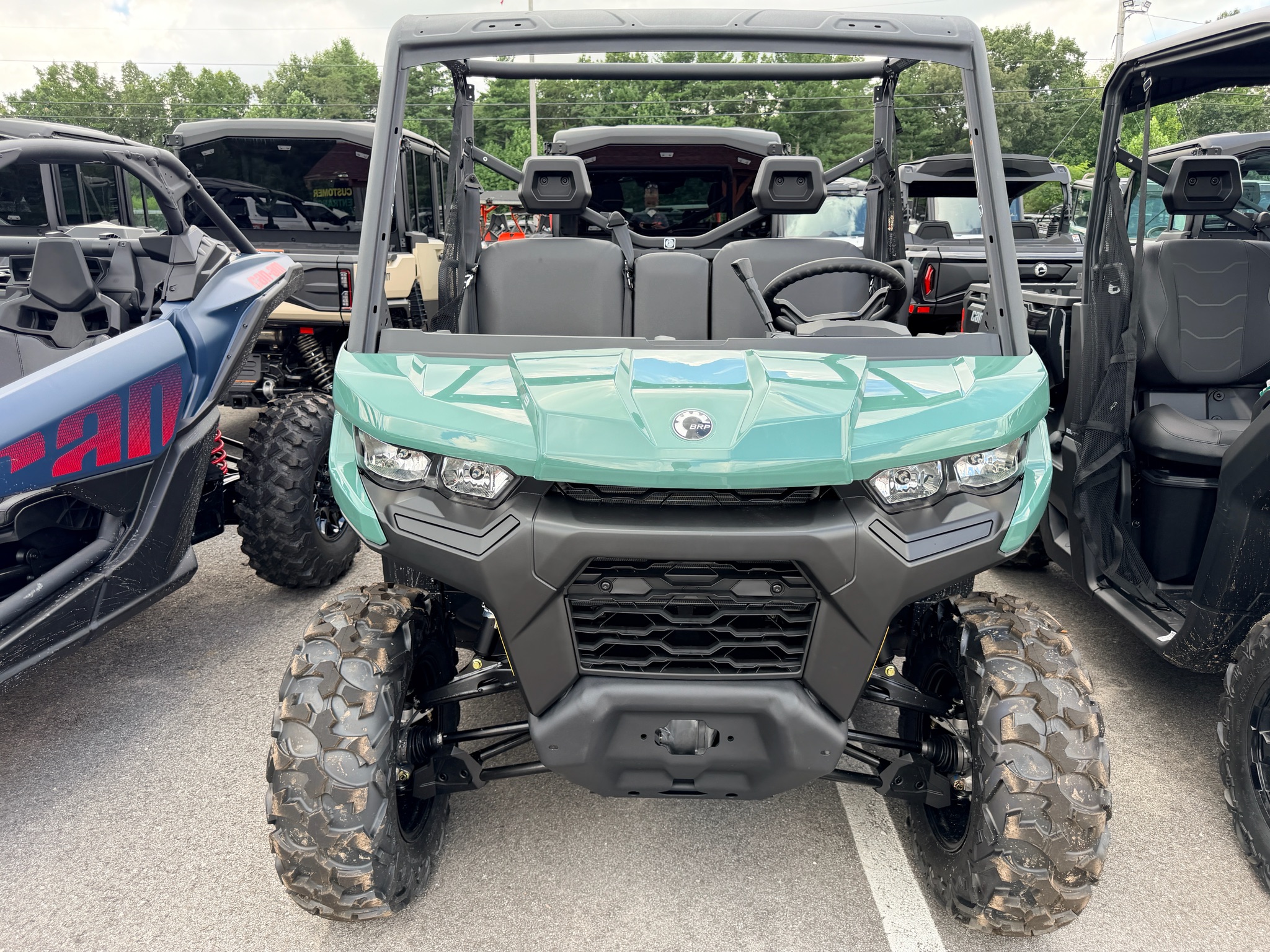 2026 Can-Am™ Defender DPS HD9 2