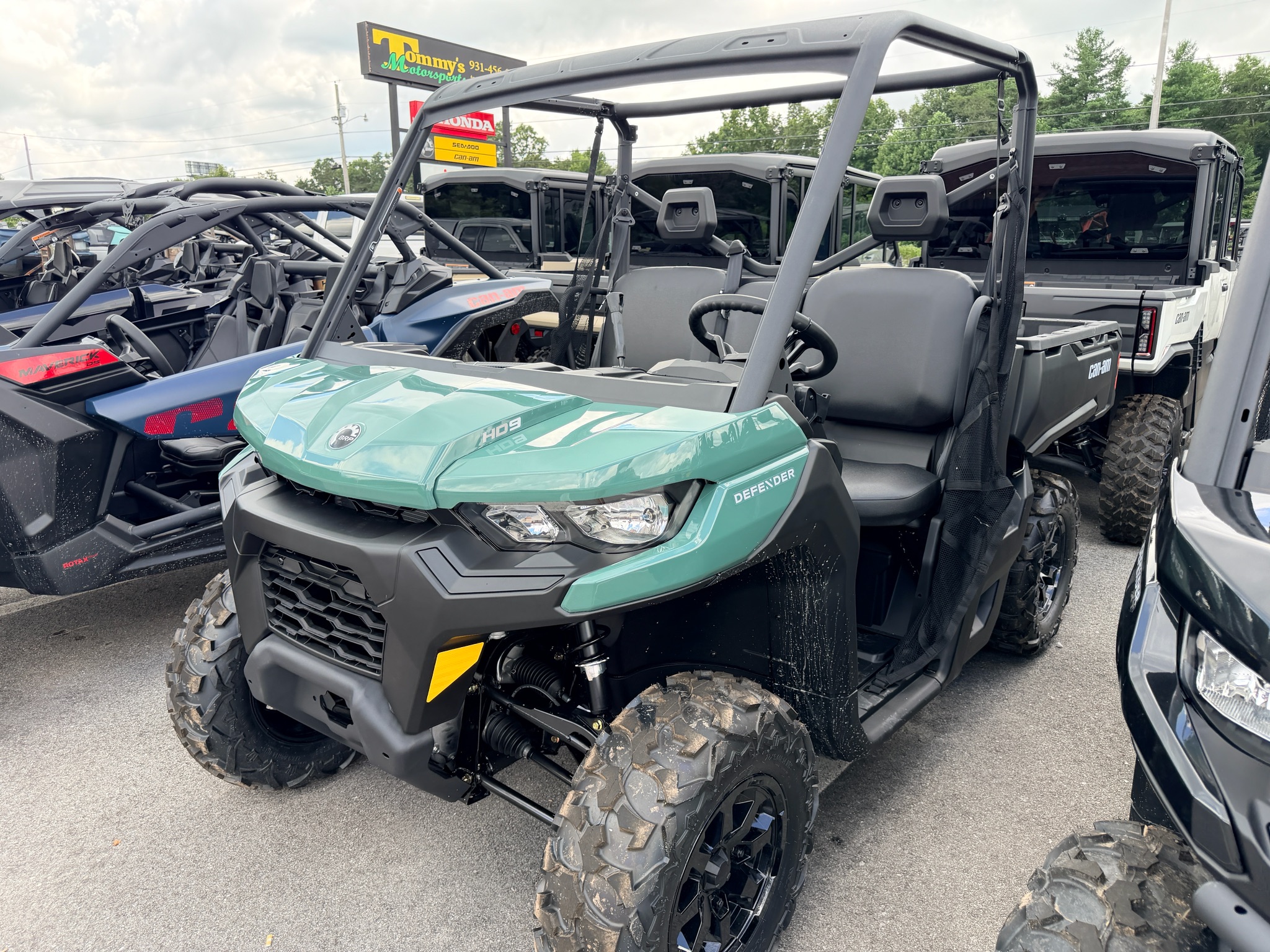 2026 Can-Am™ Defender DPS HD9 3