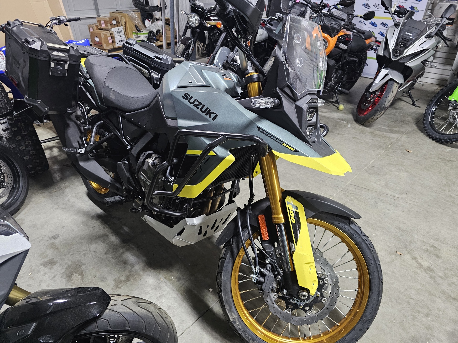 New 2024 Suzuki V-Strom 800DE Adventure Metallic Matte Steel Green