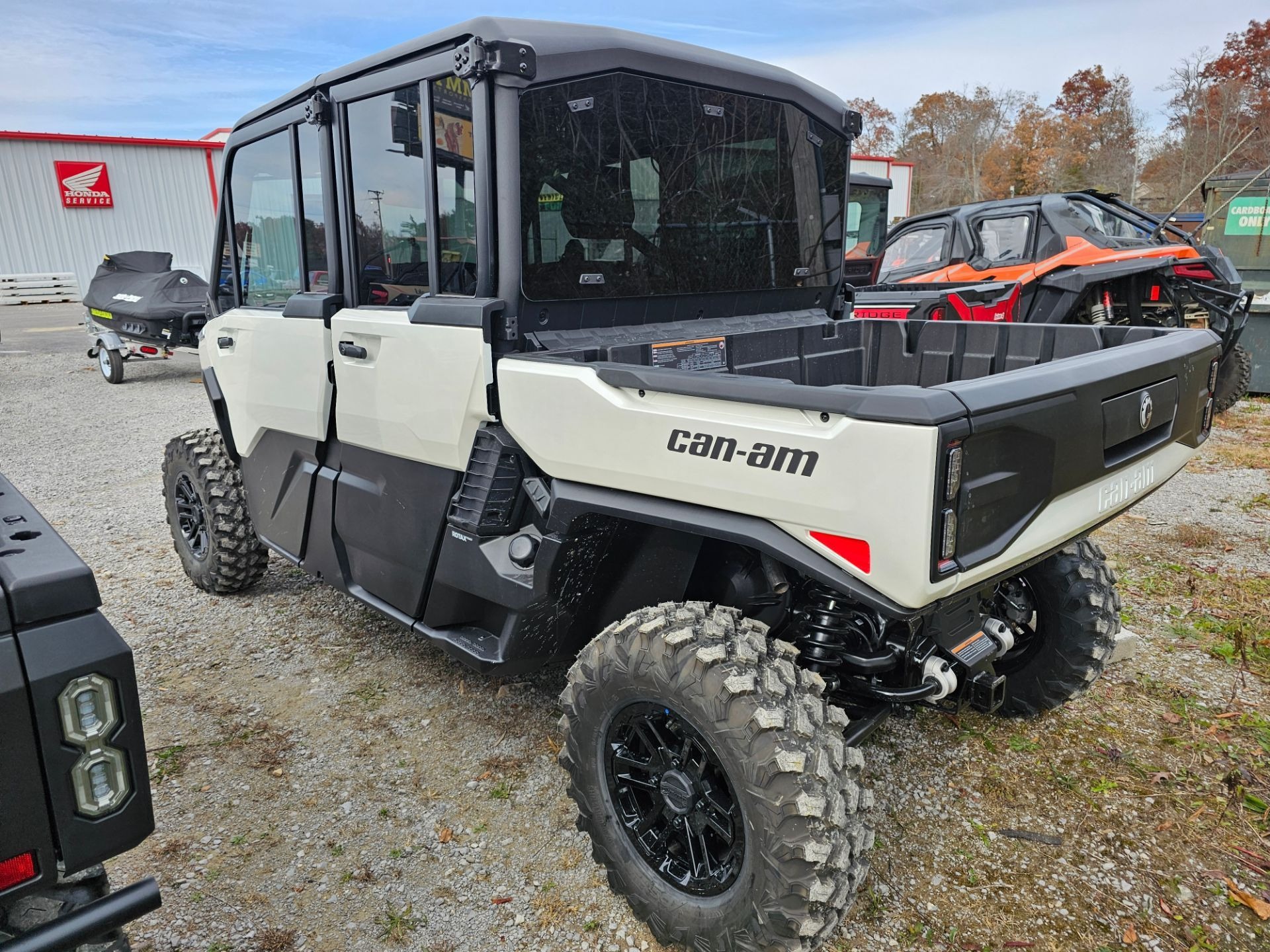 2026 Can-Am™ Defender MAX Limited HD11 6