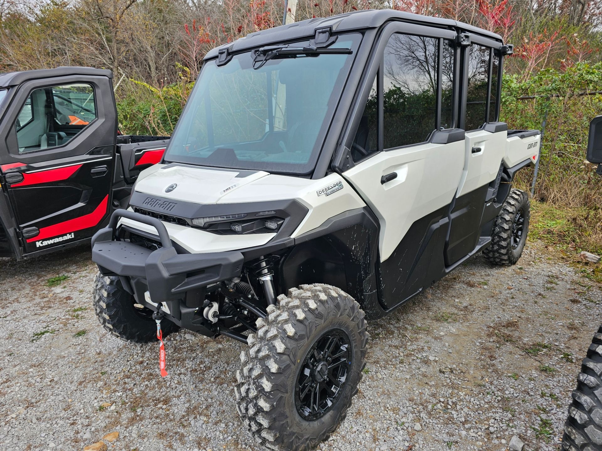 2026 Can-Am™ Defender MAX Limited HD11 3