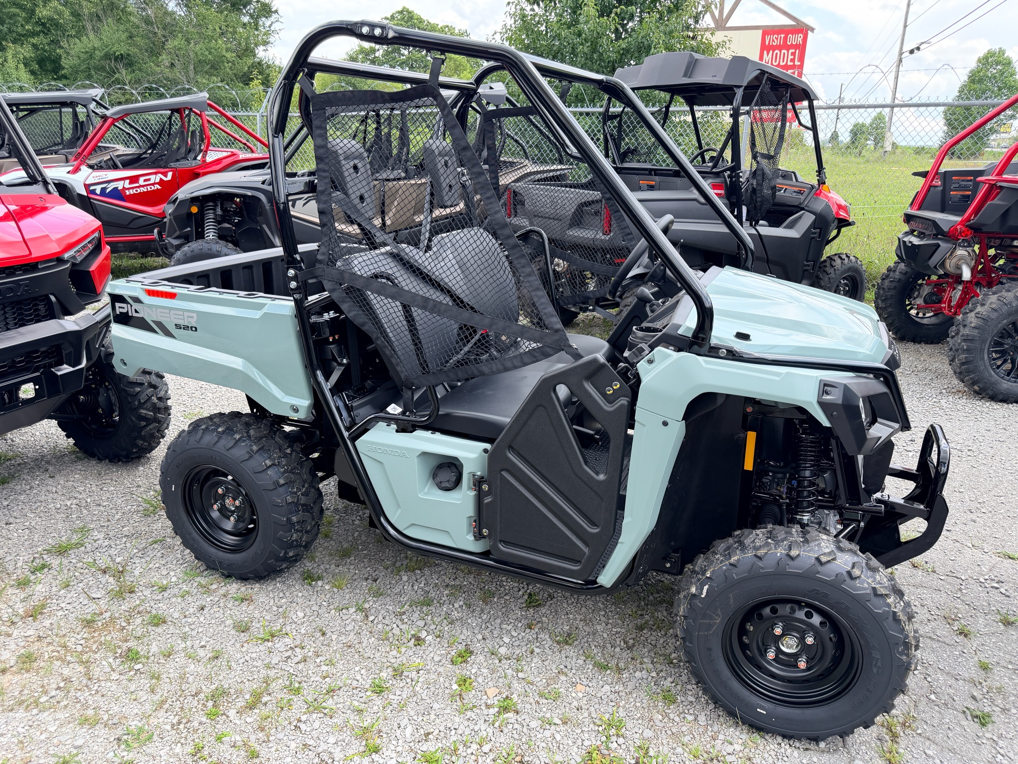 2026 Honda Pioneer 520 3