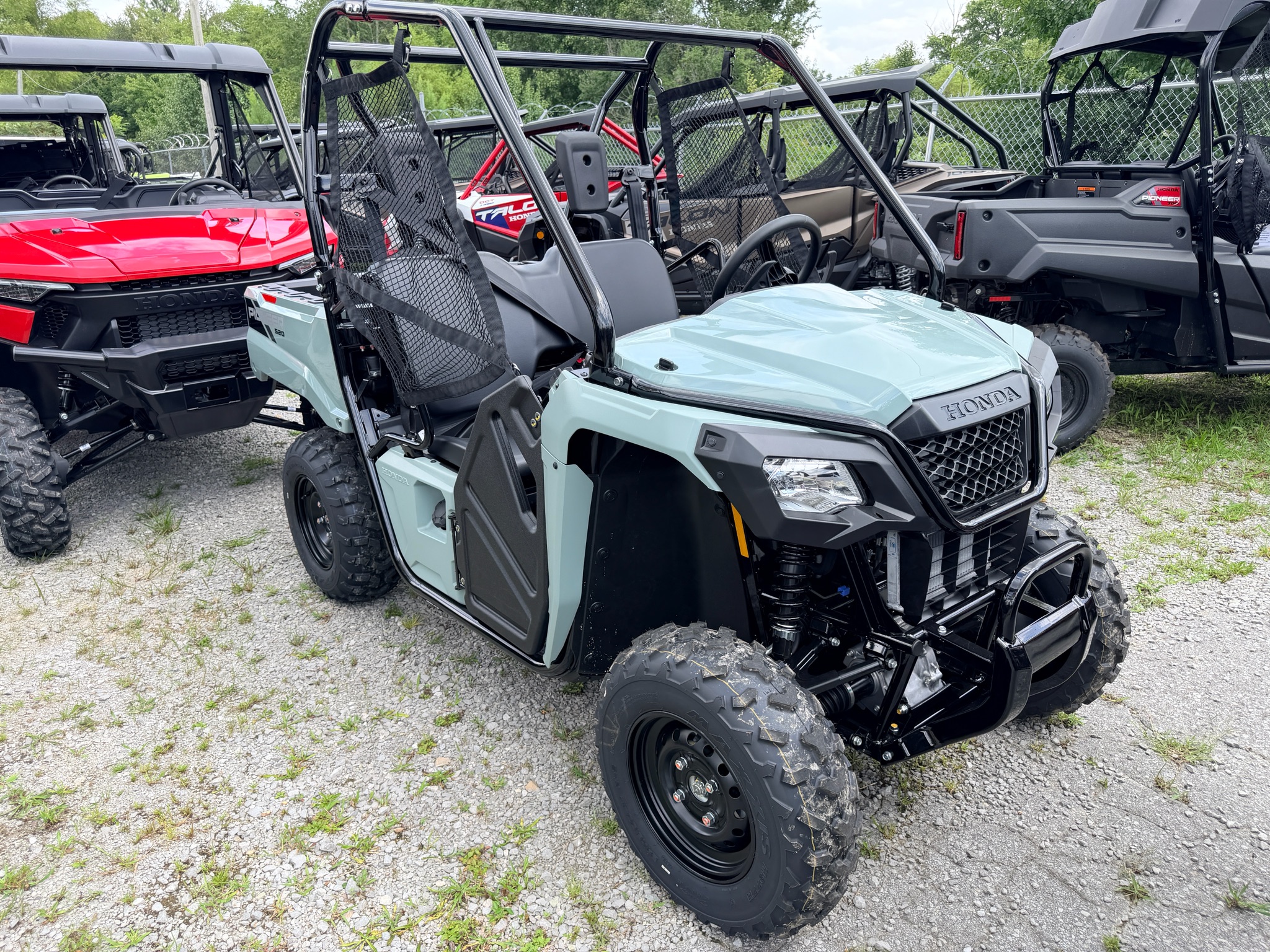 2026 Honda Pioneer 520 1