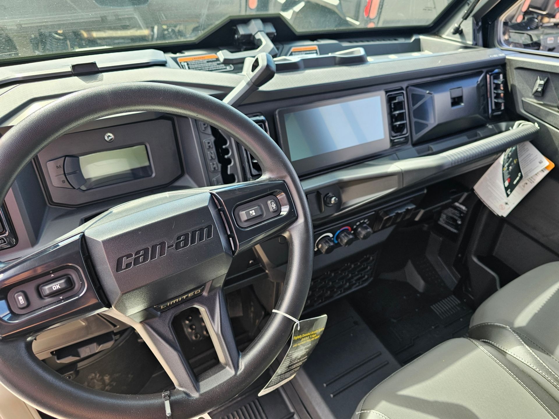 2026 Can-Am™ Defender MAX Limited HD11 5