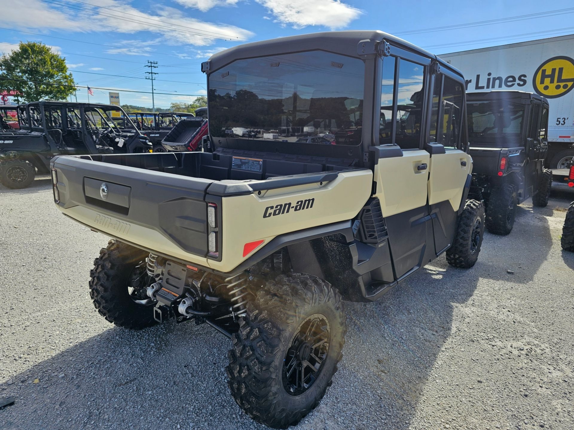 2026 Can-Am™ Defender MAX Limited HD11 4