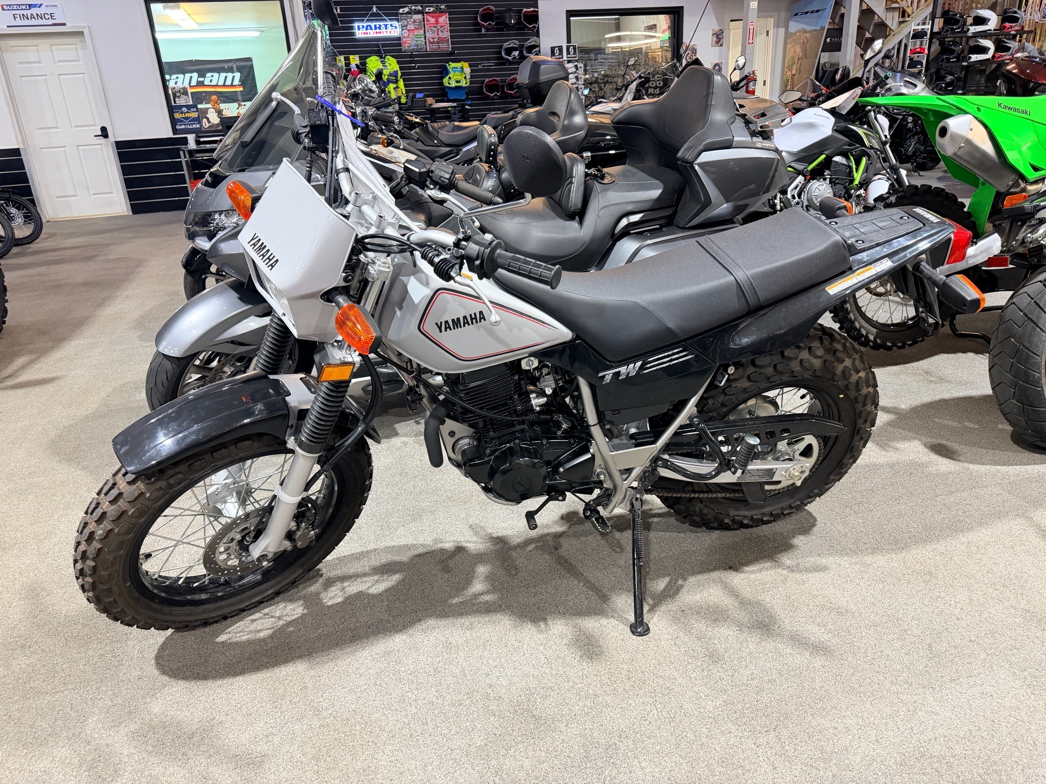 ☆ペレット☆　tw200 バイクタンク グレー Yamaha New 2027 Yamaha TW200 Gallant Gray | Motorcycles in Crossville TN