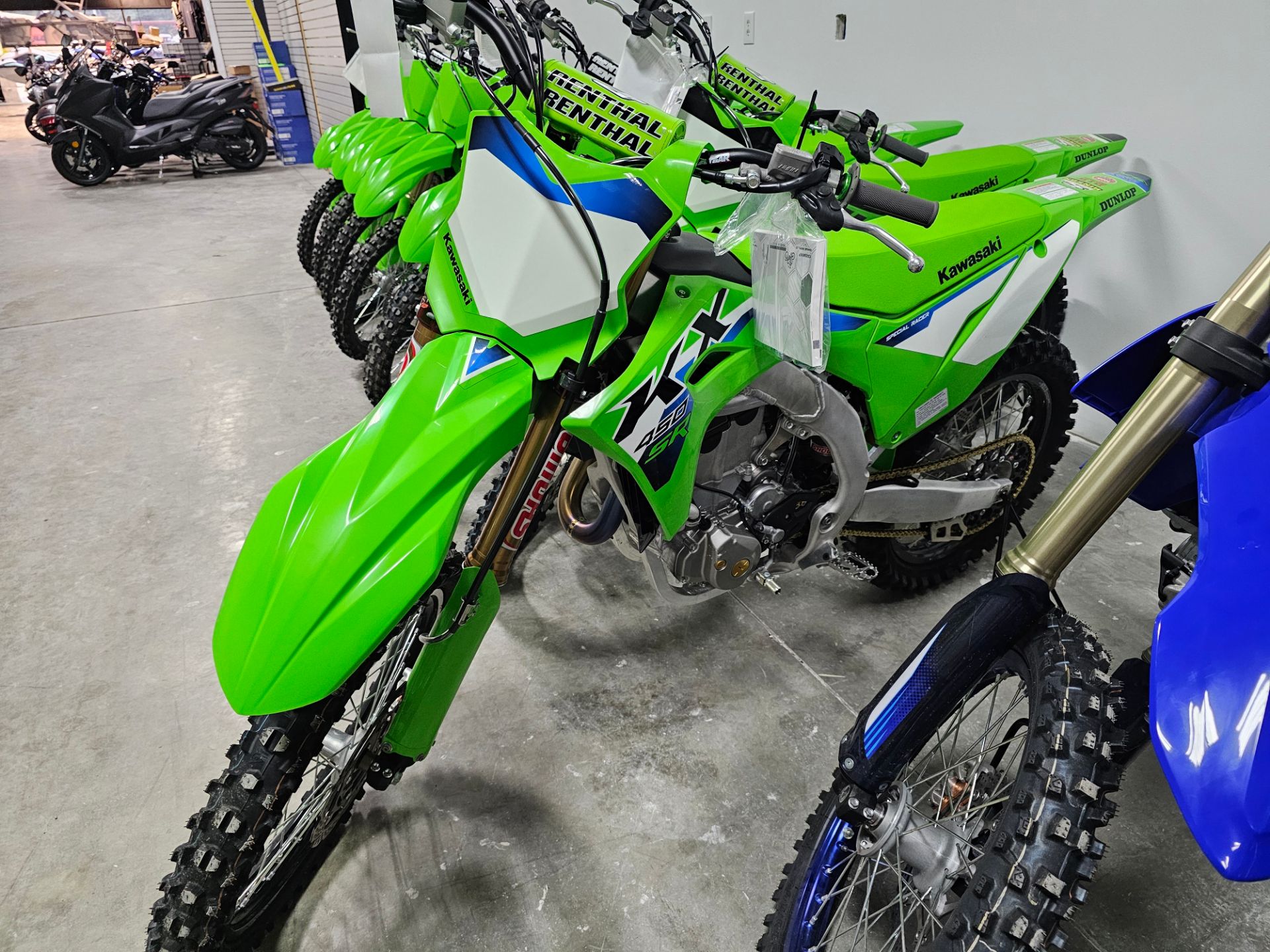 KX250F & CRF450R & 450SX-F 6/1セット 2024 KTM 450 SX-F Factory Edition First Look [17 Fast Facts]