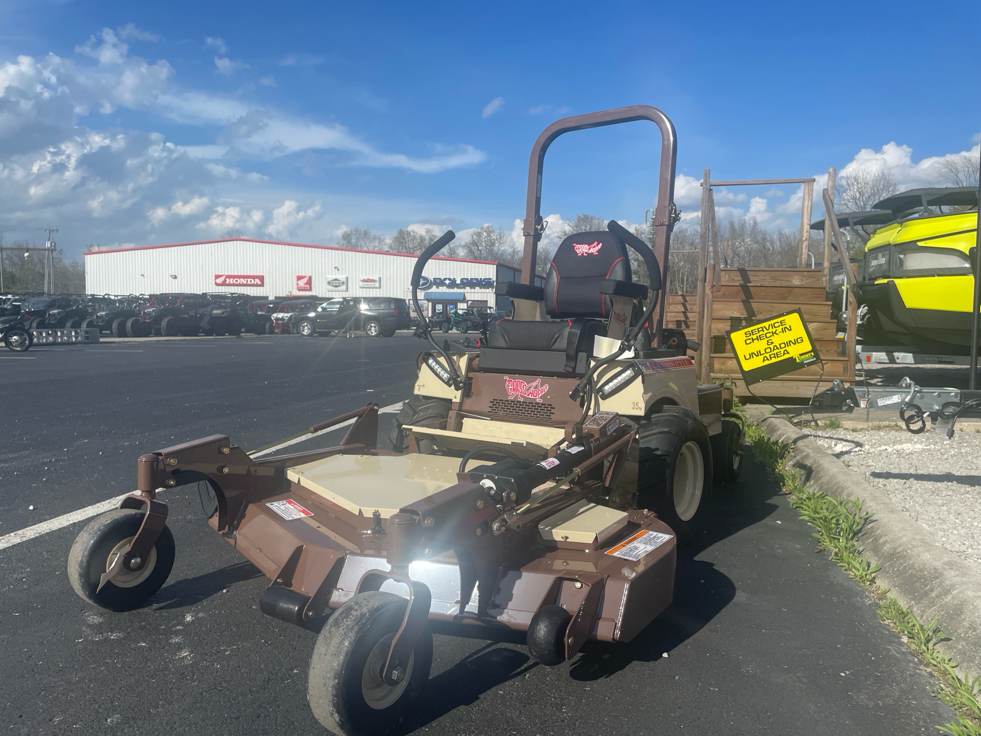 New 2025 Grasshopper 735BT Briggs & Stratton 993 cc Brown | Lawn