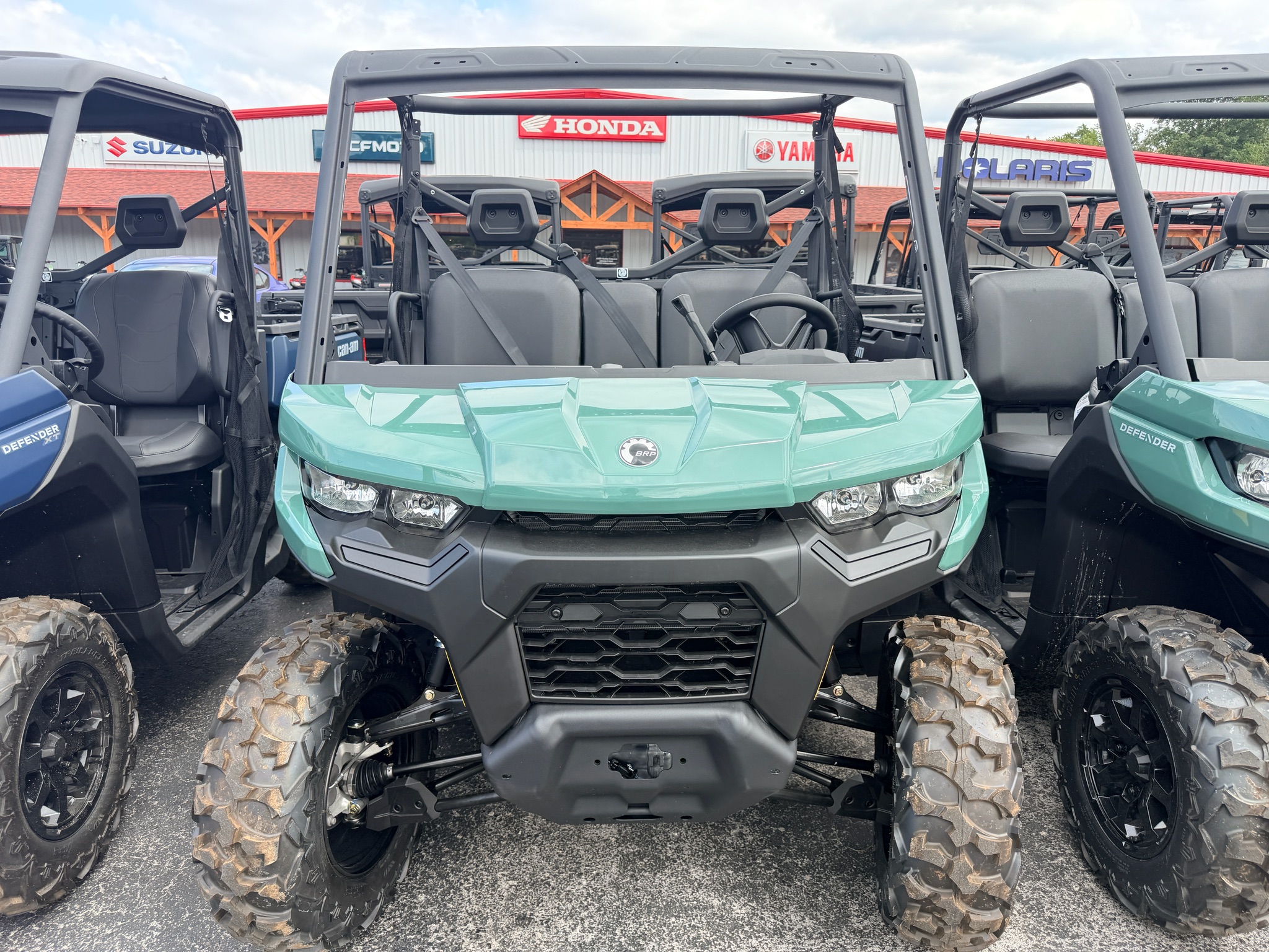 2026 Can-Am™ Defender HD7 2