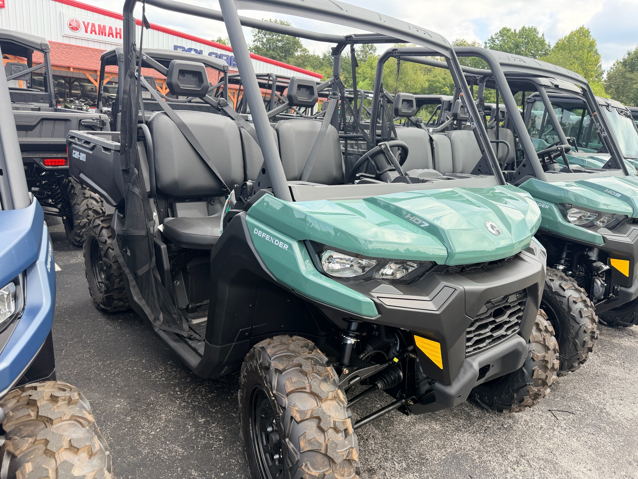 2026 Can-Am™ Defender HD7 1