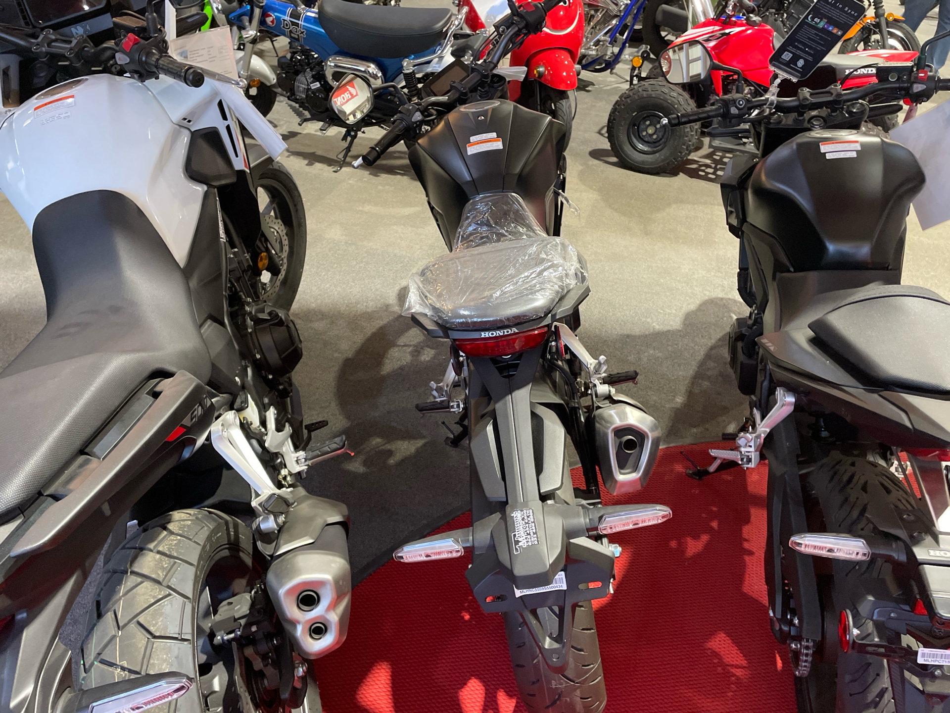 2025 Honda CB300R ABS 4