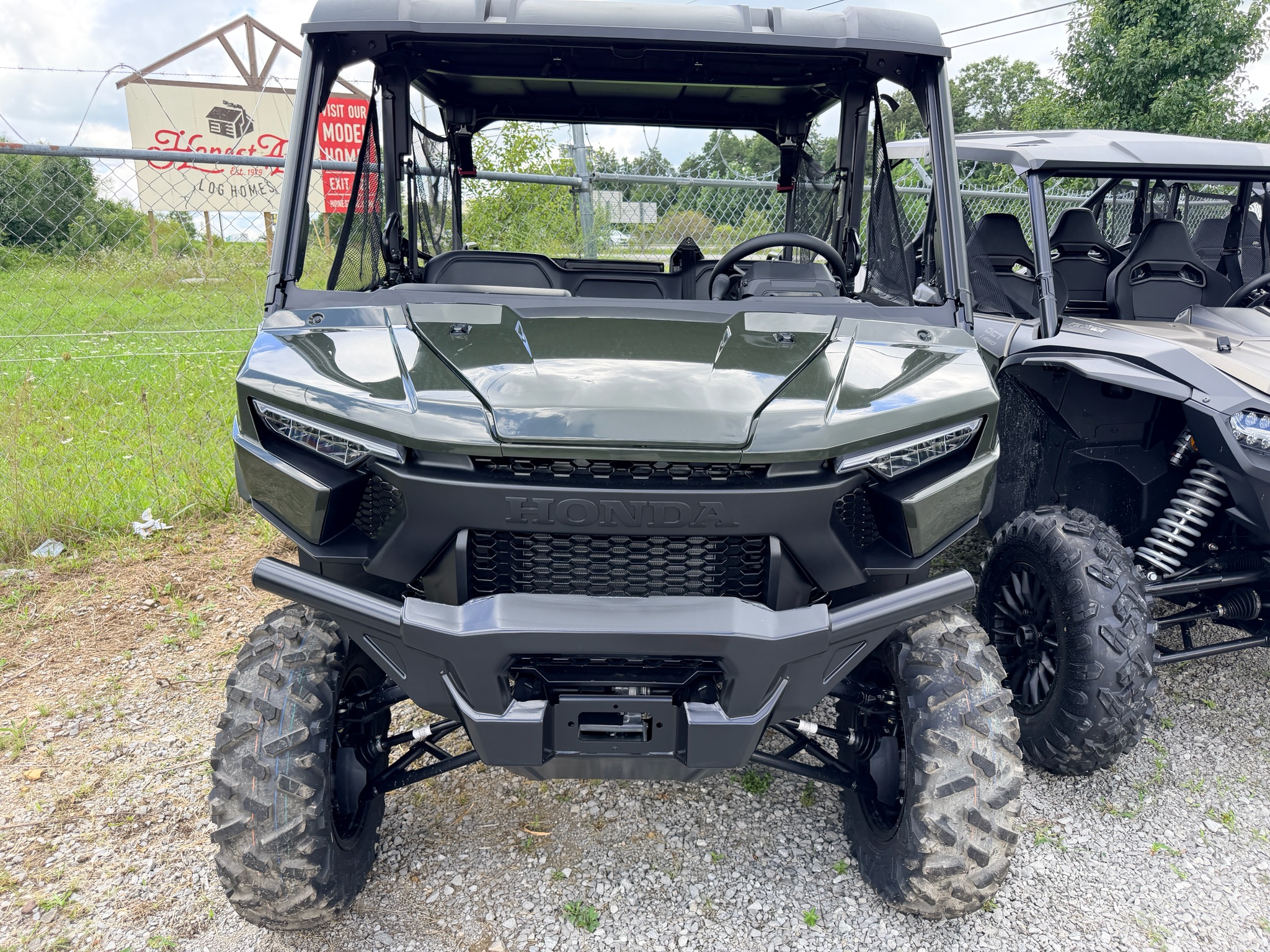 2026 Honda Pioneer 1000-5 Deluxe 2