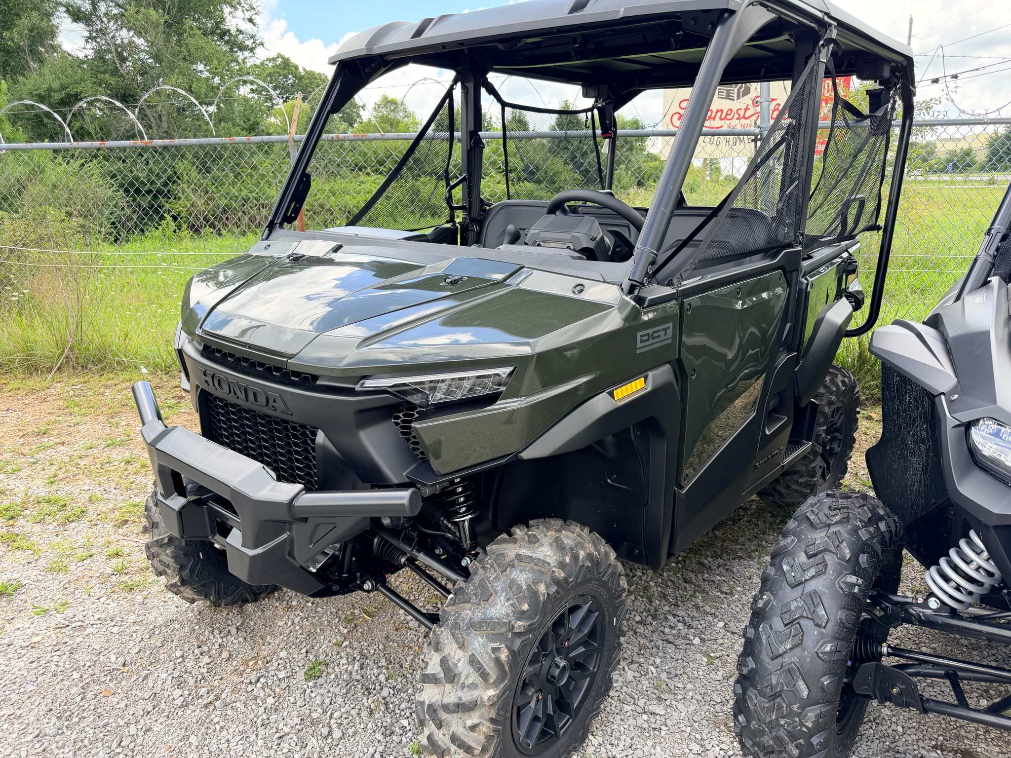 2026 Honda Pioneer 1000-5 Deluxe 3