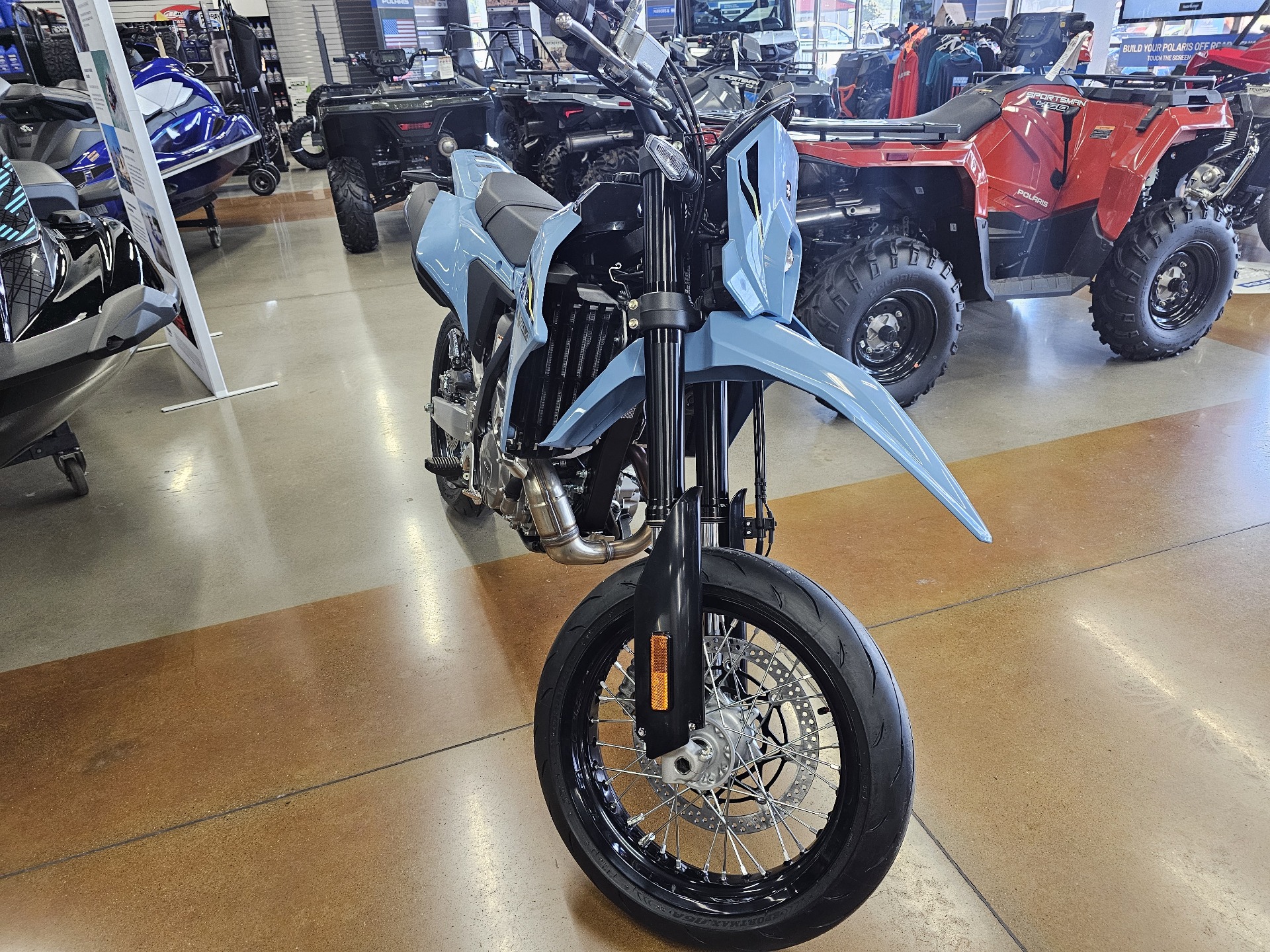 2025 Suzuki DR-Z4SM 5
