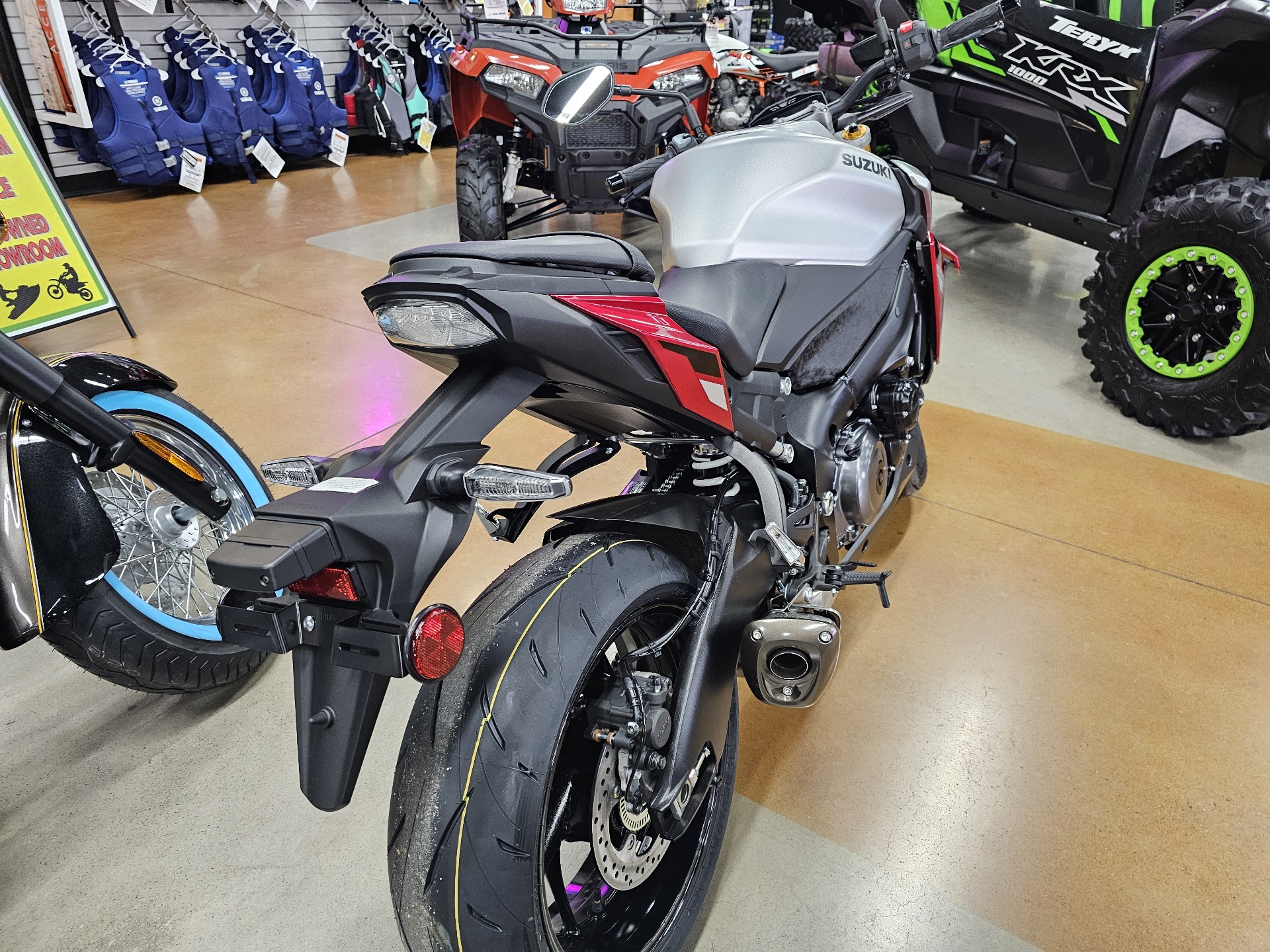 New 2024 Suzuki GSX-S1000 Metallic Matte Sword Silver