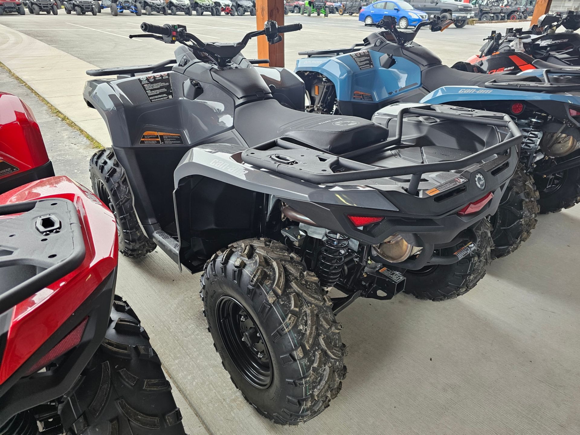 2026 Can-Am™ Outlander DPS 700 3