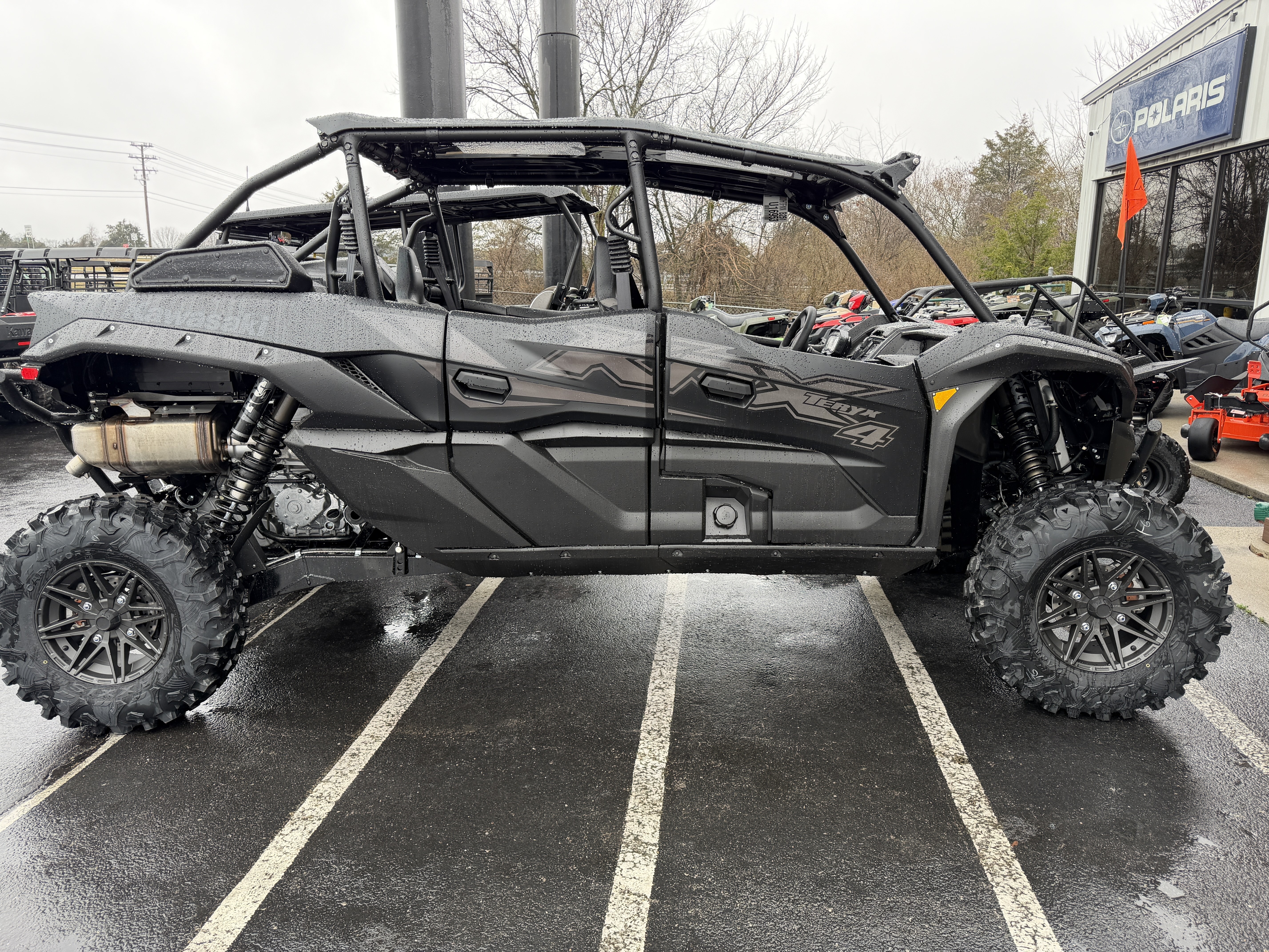 2027 Kawasaki TERYX® KRX4 1000 Blackout Edition 5