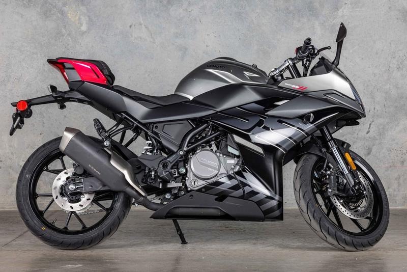 2026 CFMOTO 300SS