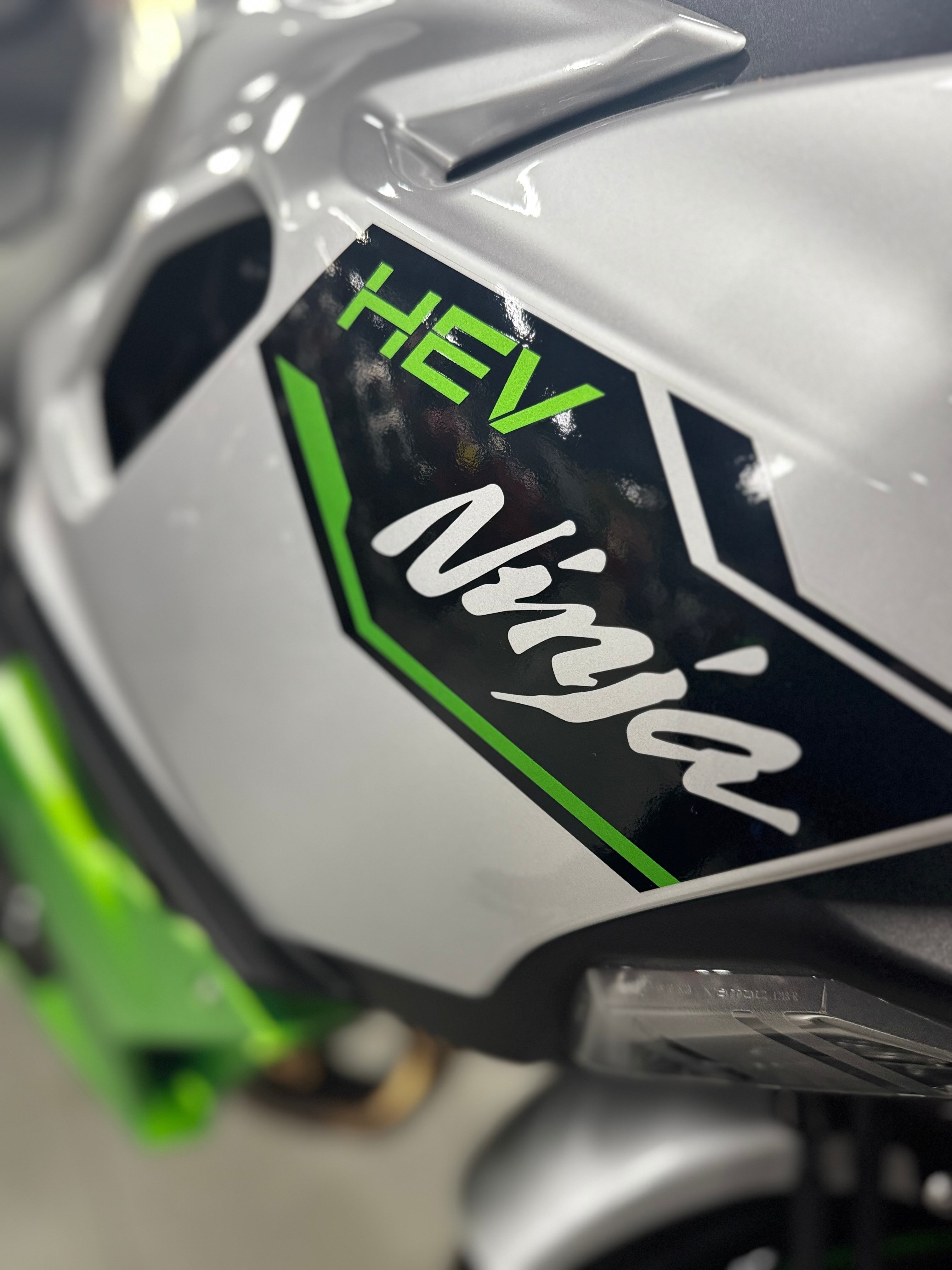 2024 Kawasaki Ninja 7 Hybrid ABS 7