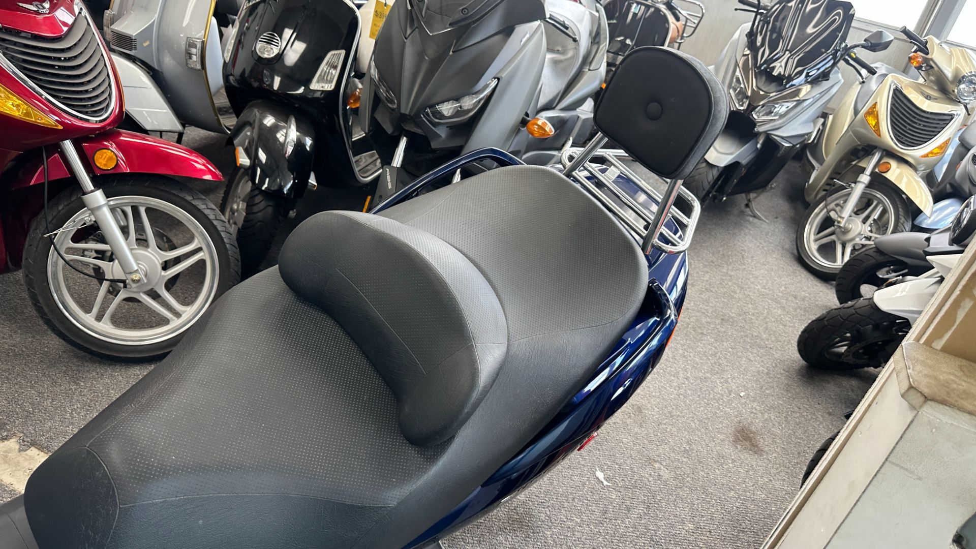 2003 Suzuki Burgman 650 6
