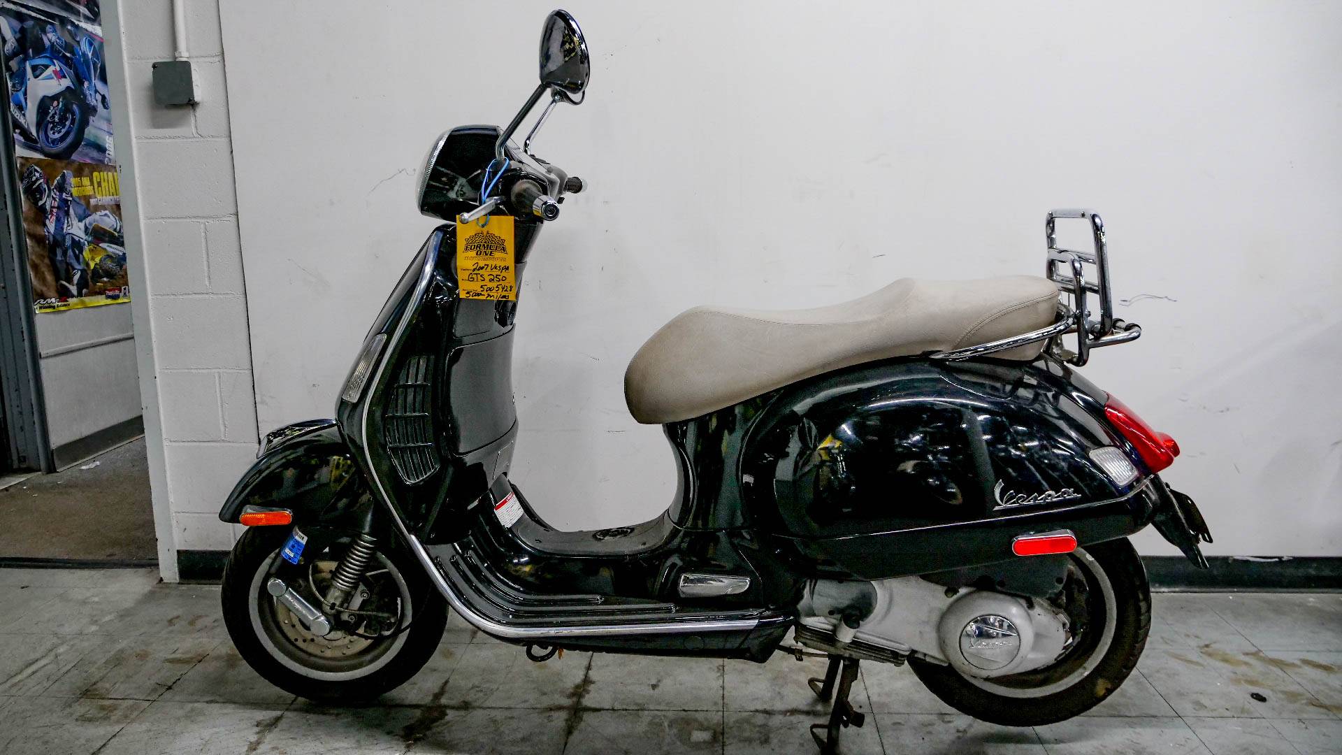 2007 Vespa GTS 250 5