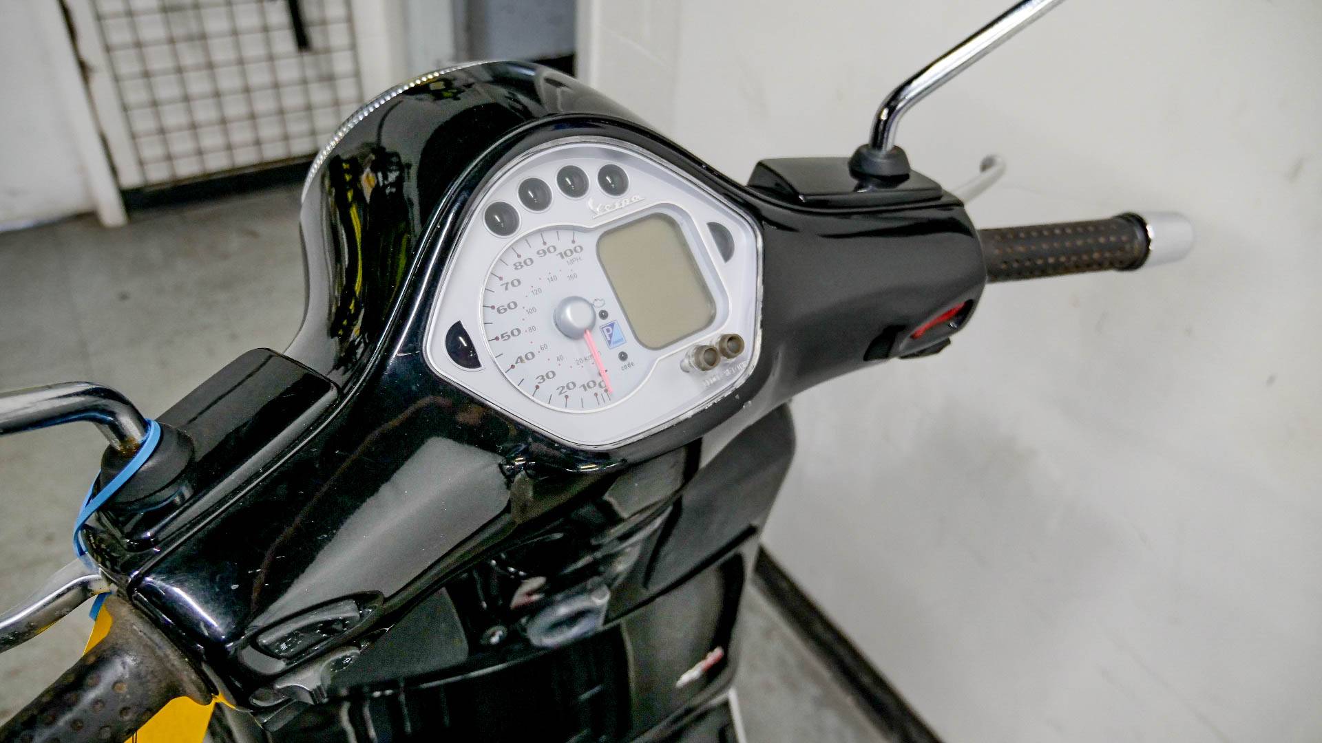 2007 Vespa GTS 250 7