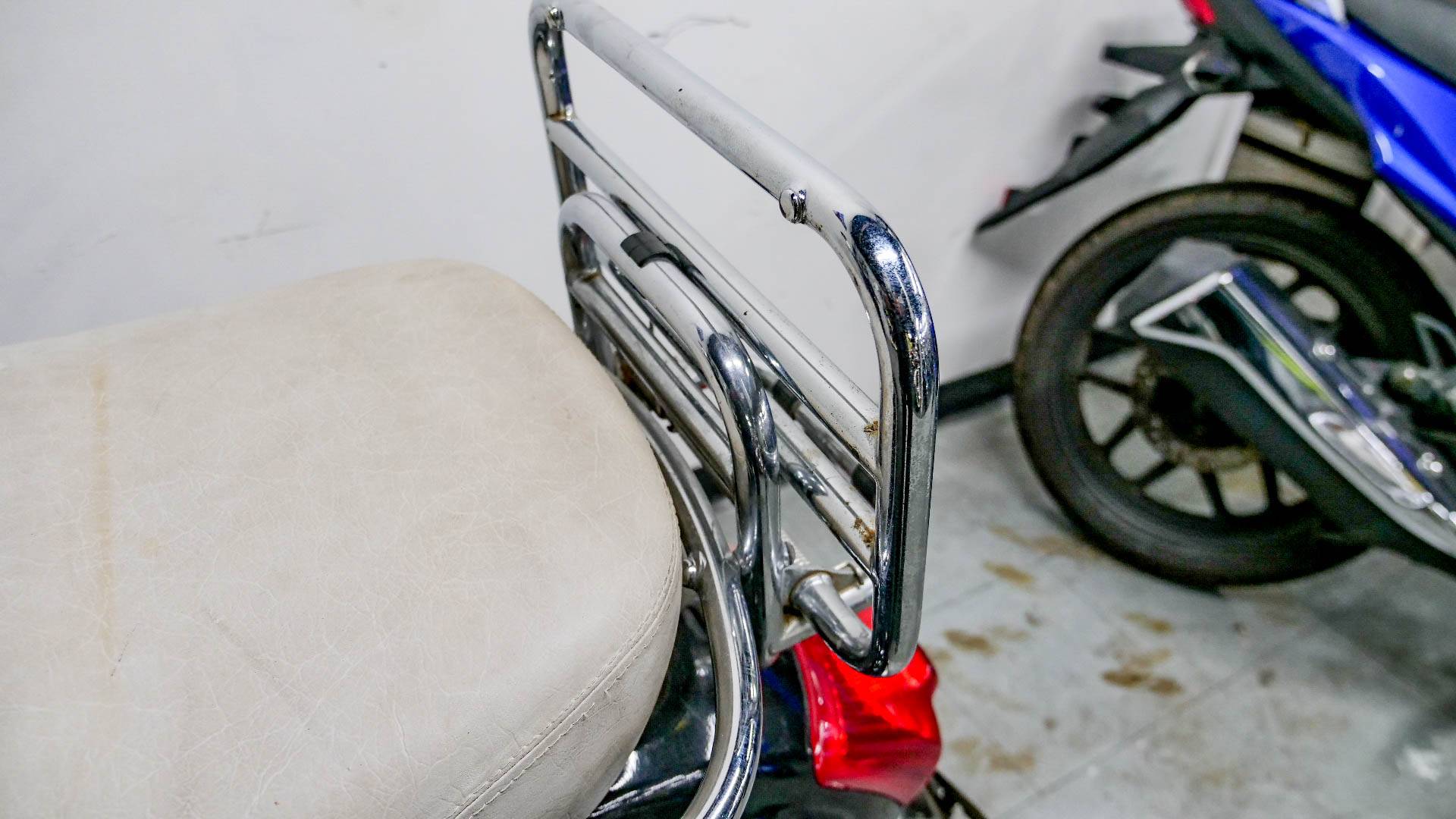 2007 Vespa GTS 250 11
