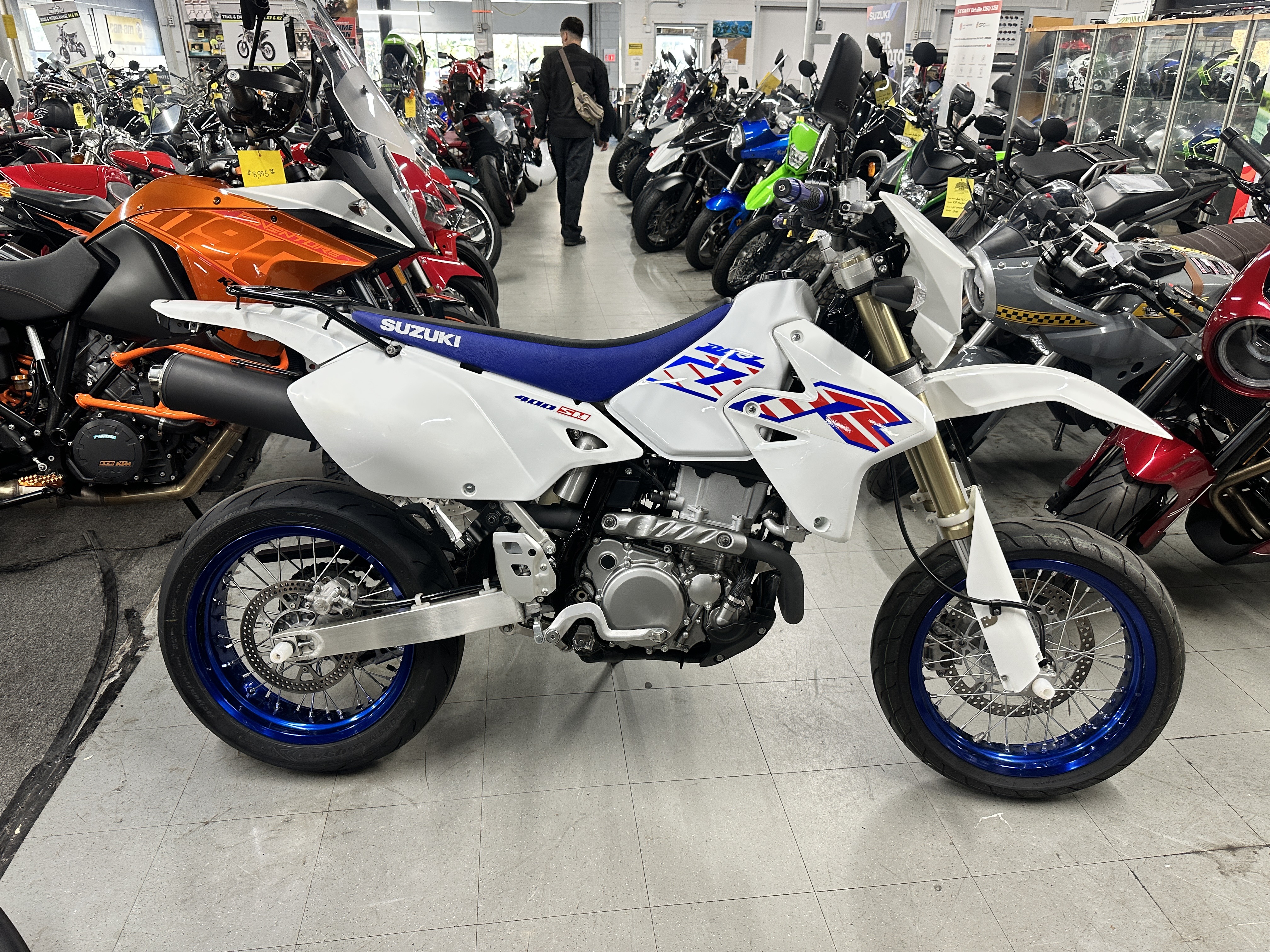 2023 DR-Z400SM