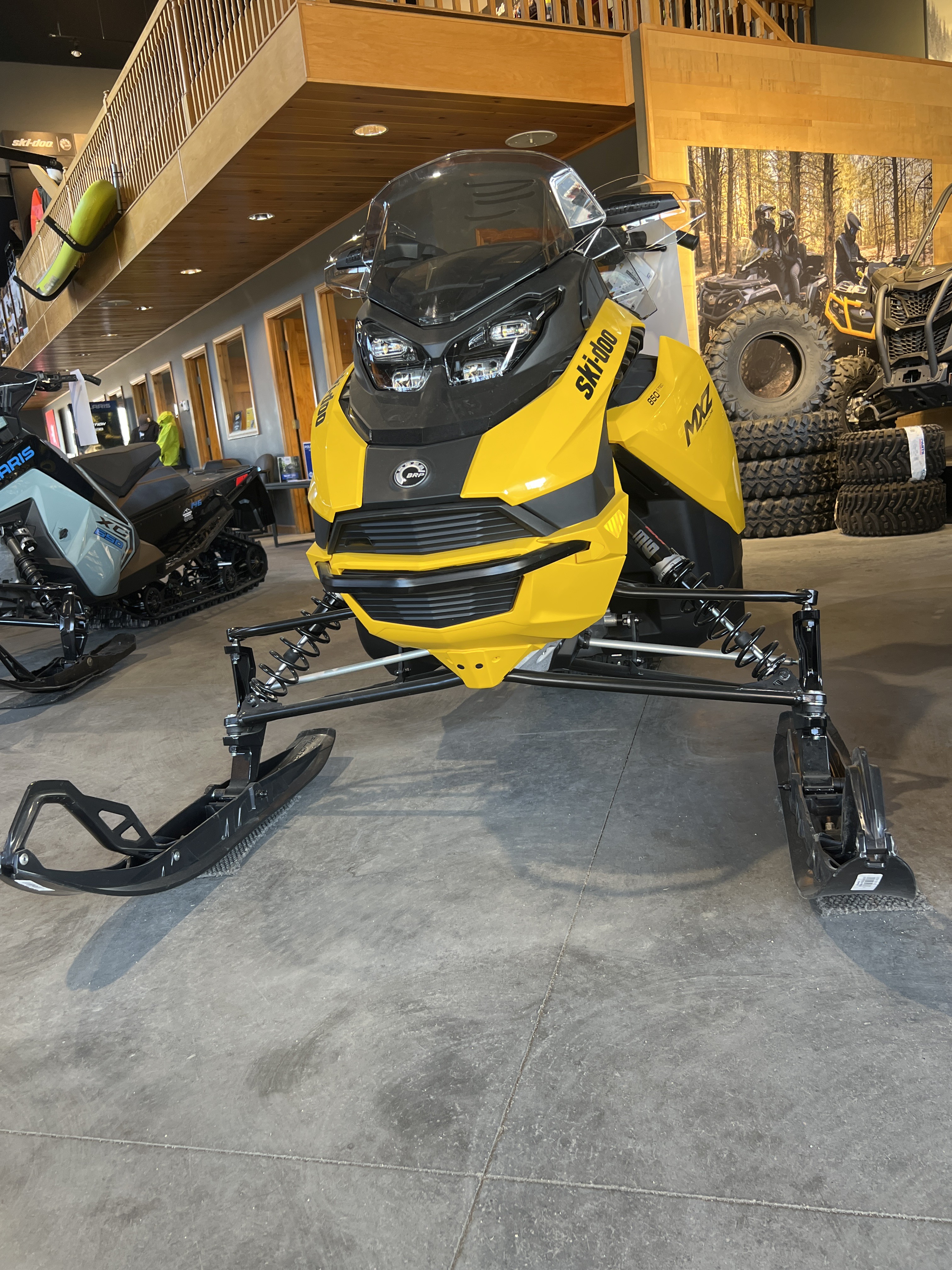 2025 Ski-Doo MXZ Adrenaline 137 850 E-TEC ES Ripsaw 1.25 for sale 600779