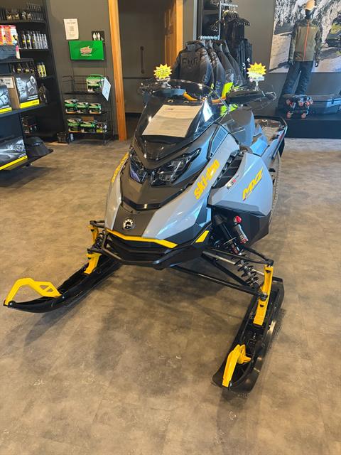 2026 Ski-Doo MXZ Adrenaline w/ Blizzard Package 137 600R E-TEC ES Ice Ripper XT 1.25 — photo 1 of 8