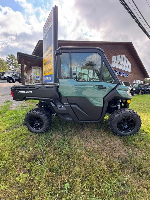 2026 Can-Am™ Defender DPS CAB 1