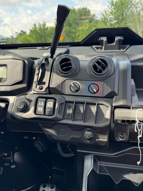 2026 Can-Am™ Defender DPS CAB 7