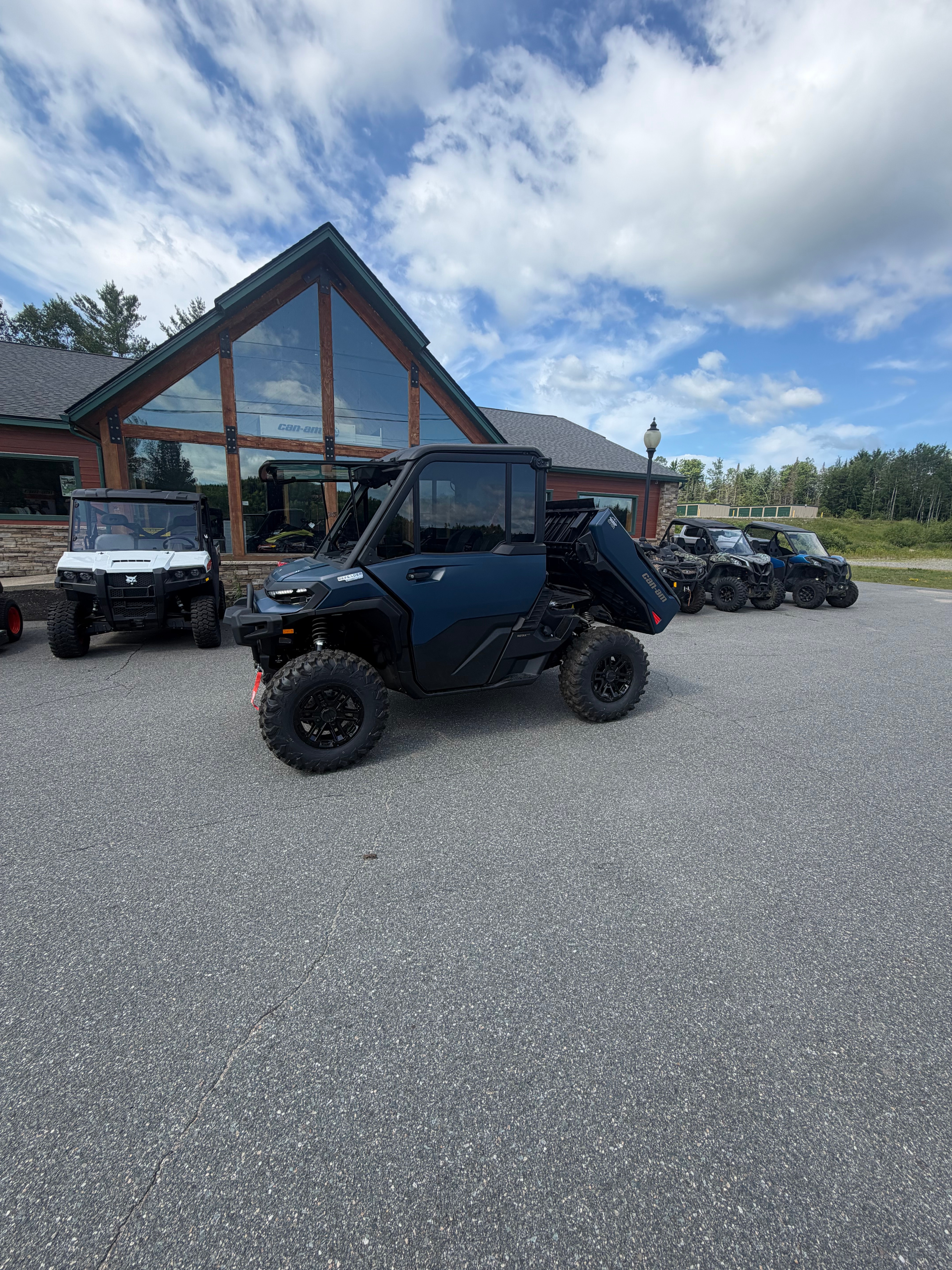 2026 Can-Am™ Defender Limited HD11 3