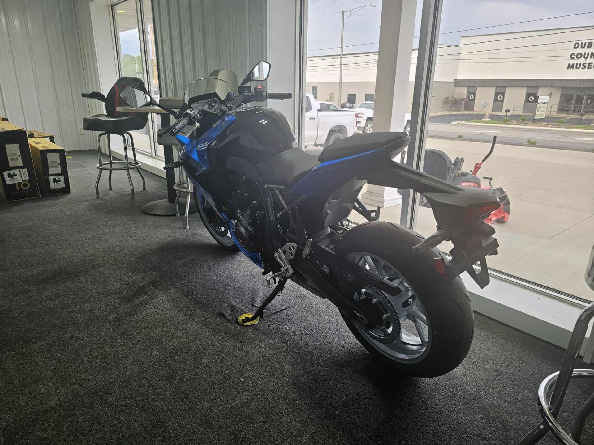 New 2025 Suzuki GSX-8R Metallic Triton Blue | Motorcycles in