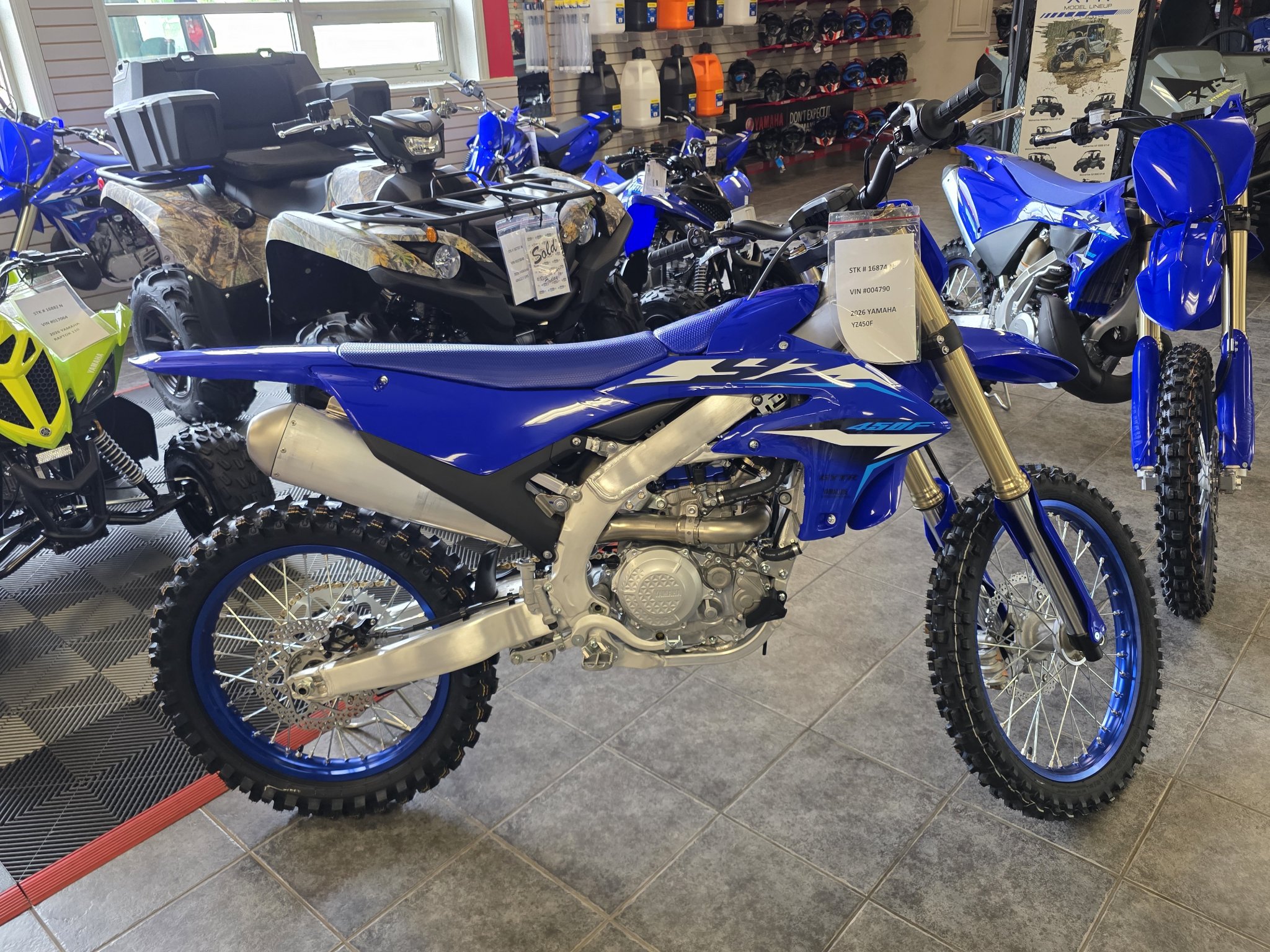 2026 Yamaha YZ450F in Team Yamaha Blue — front three-quarter view