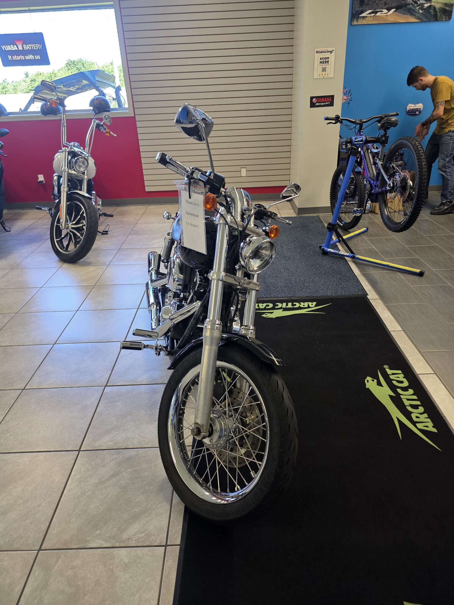 2007 Harley-Davidson Dyna Low Rider in Vivid Black — front three-quarter view