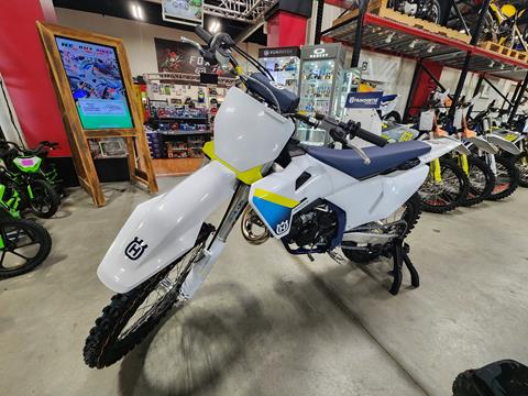 2025 Husqvarna TC 125 in Auburn, Massachusetts - Photo 2
