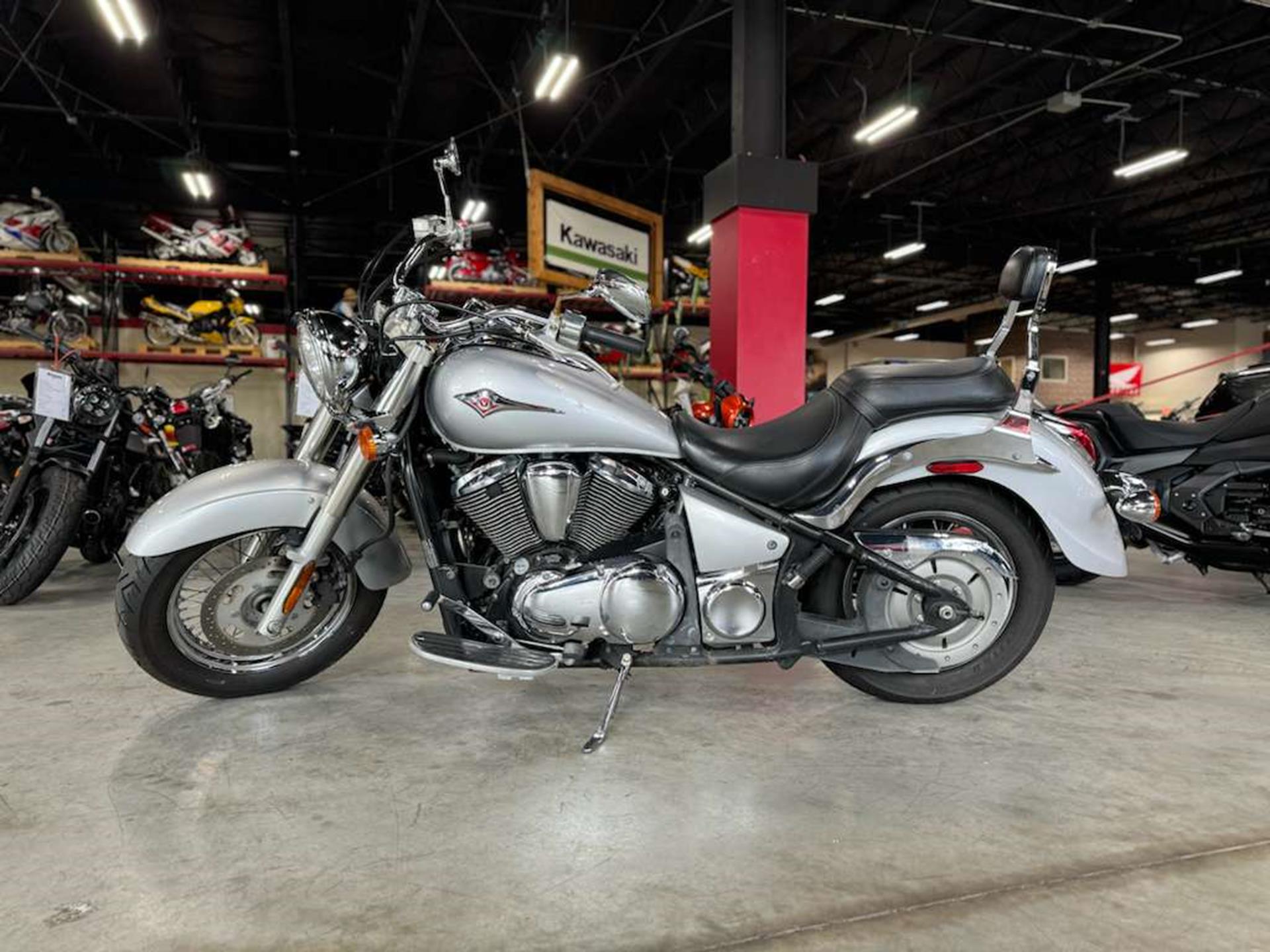 2006 Kawasaki Vulcan® 900 Classic in Auburn, Massachusetts - Photo 1