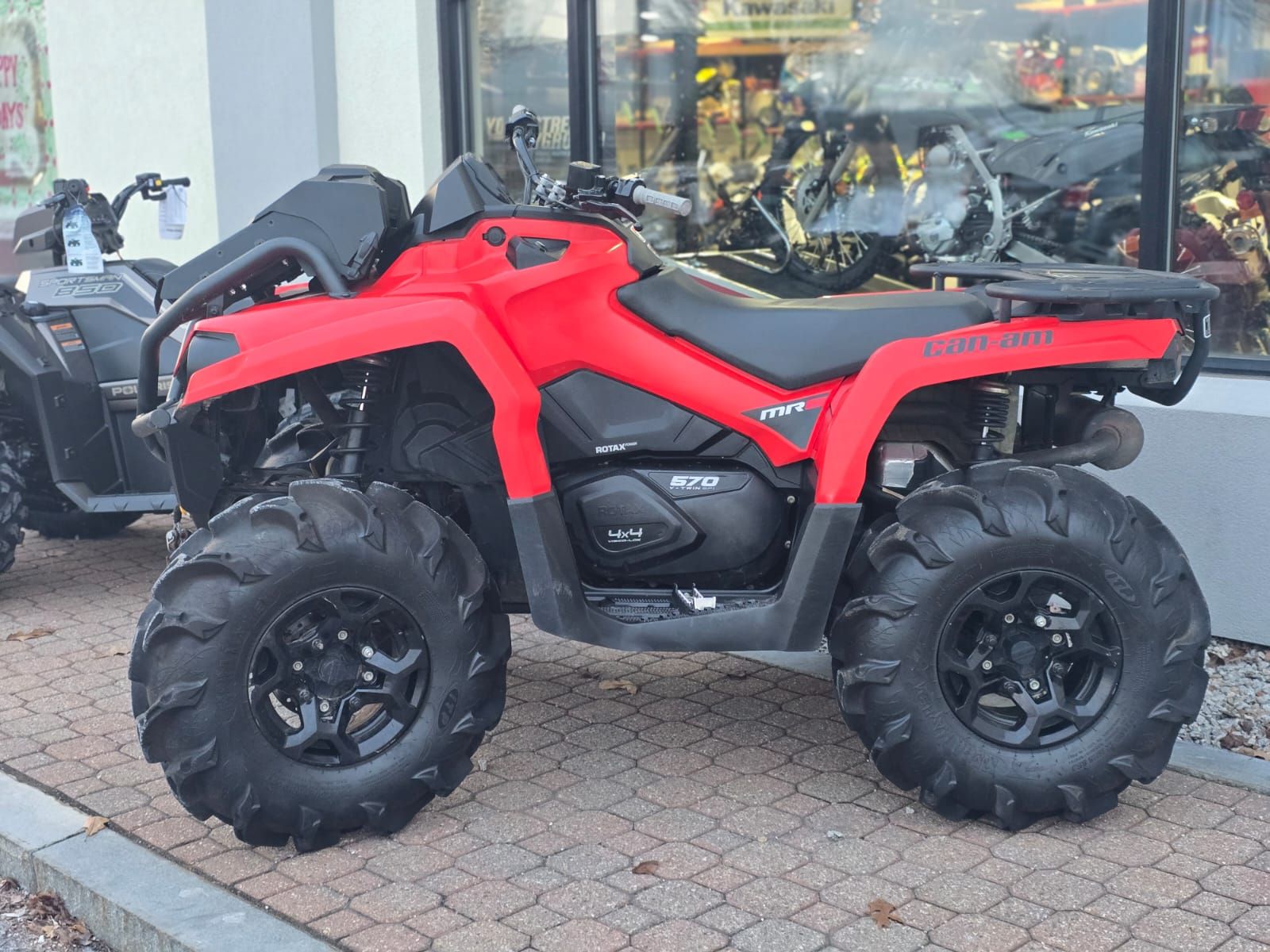 2022 Can-Am Outlander MR 570 in Auburn, Massachusetts - Photo 4