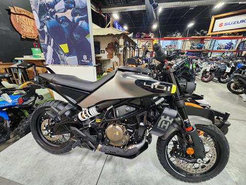 2024 Husqvarna Svartpilen 401 in Auburn, Massachusetts - Photo 1