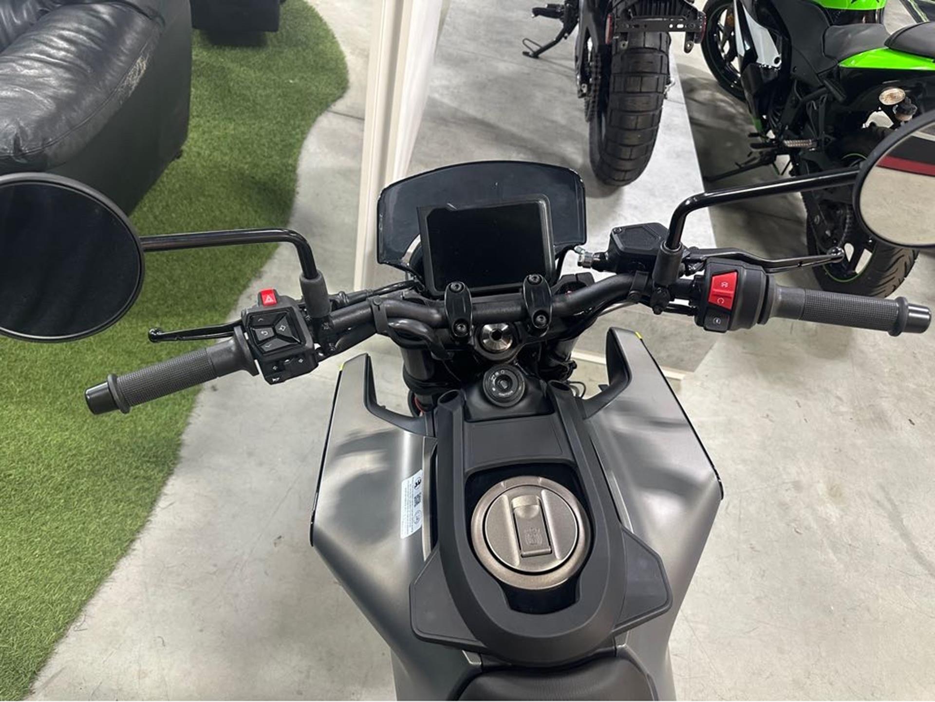 2024 Husqvarna Svartpilen 401 in Auburn, Massachusetts - Photo 8