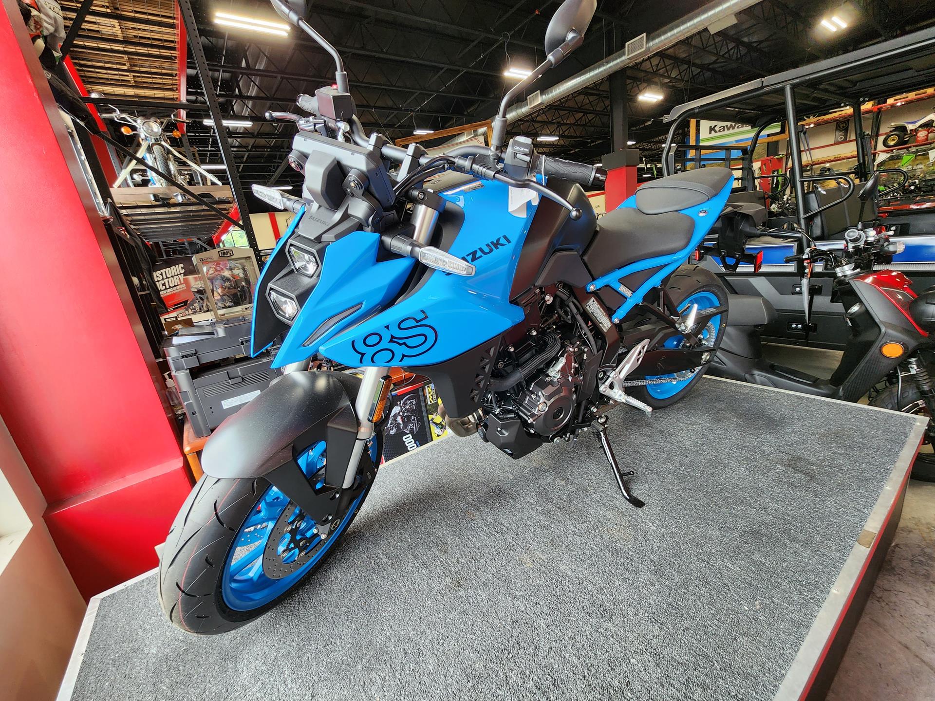 2024 Suzuki GSX-8S in Auburn, Massachusetts - Photo 2