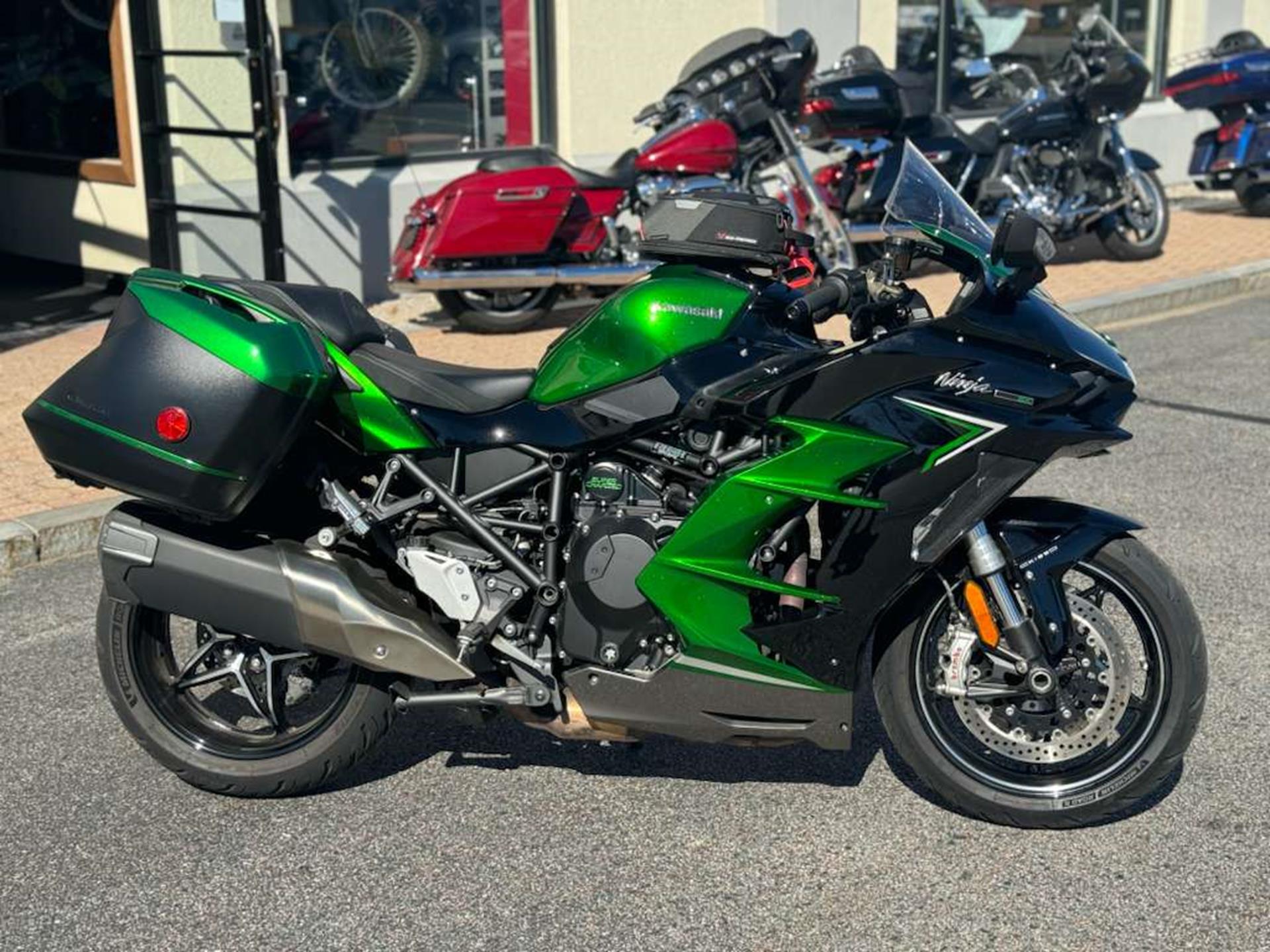 2022 Kawasaki Ninja H2 SX SE in Auburn, Massachusetts - Photo 2