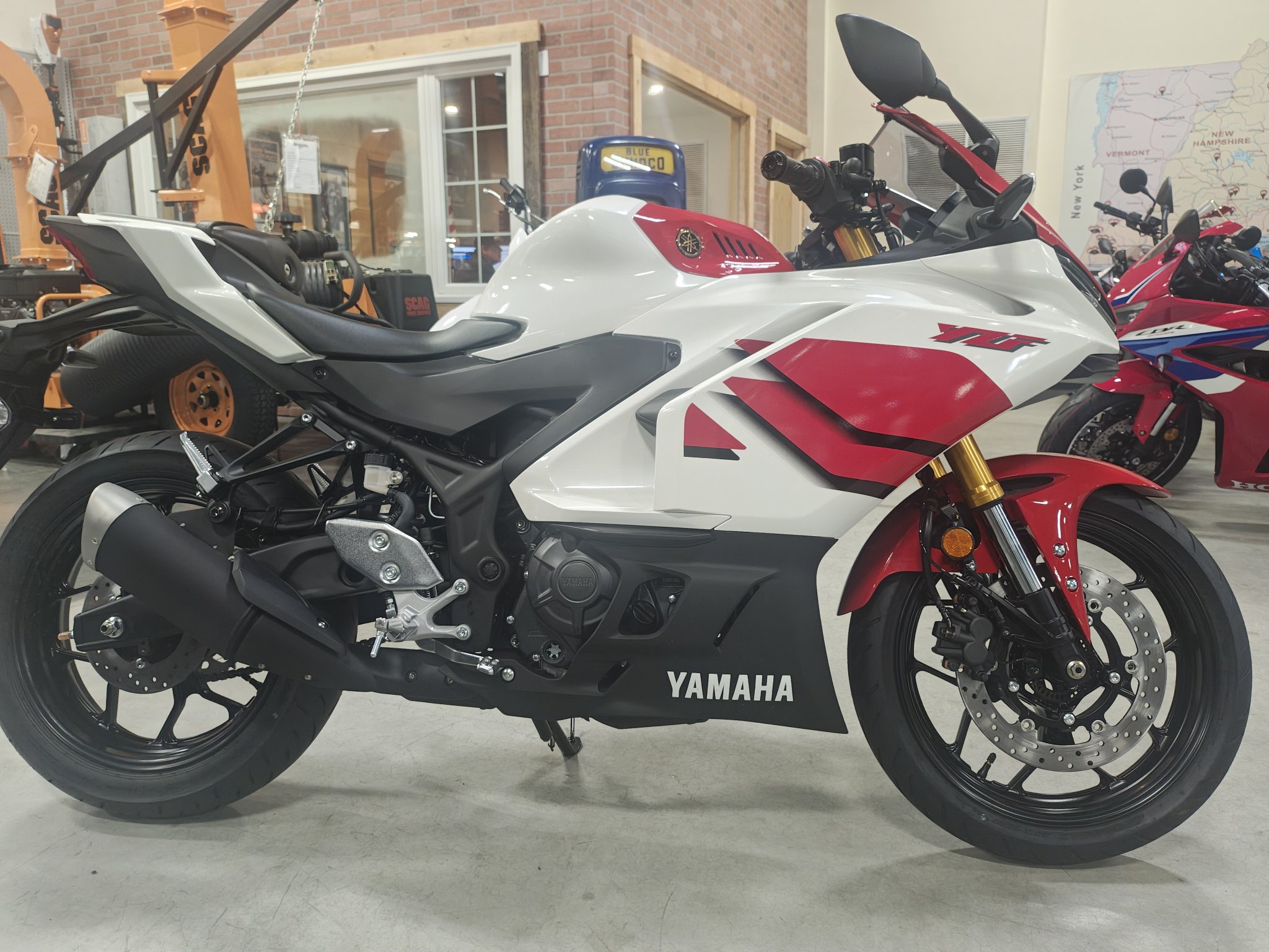 2026 Yamaha YZF-R3 6