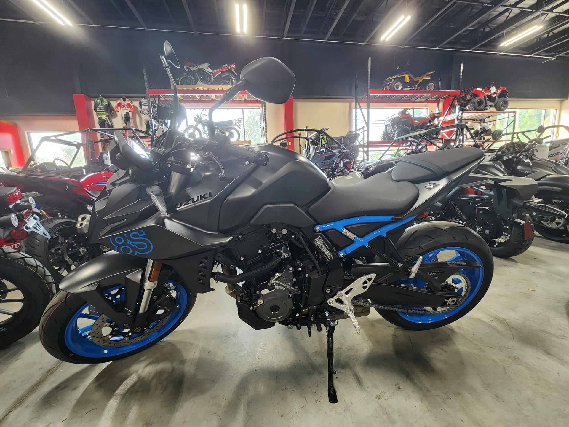 2024 Suzuki GSX-8S in Auburn, Massachusetts - Photo 3
