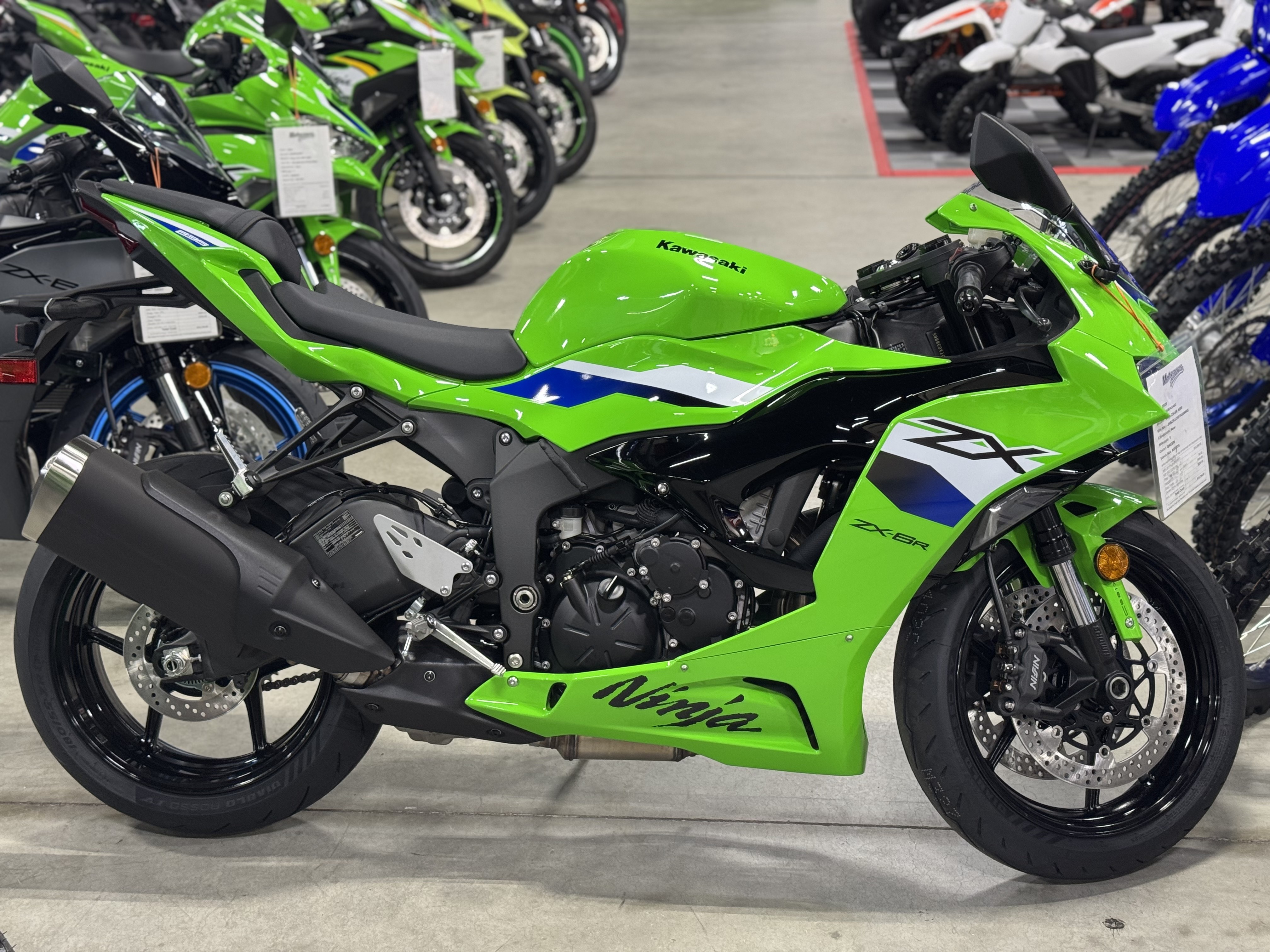 2026 Kawasaki Ninja® ZX-6R ABS 1