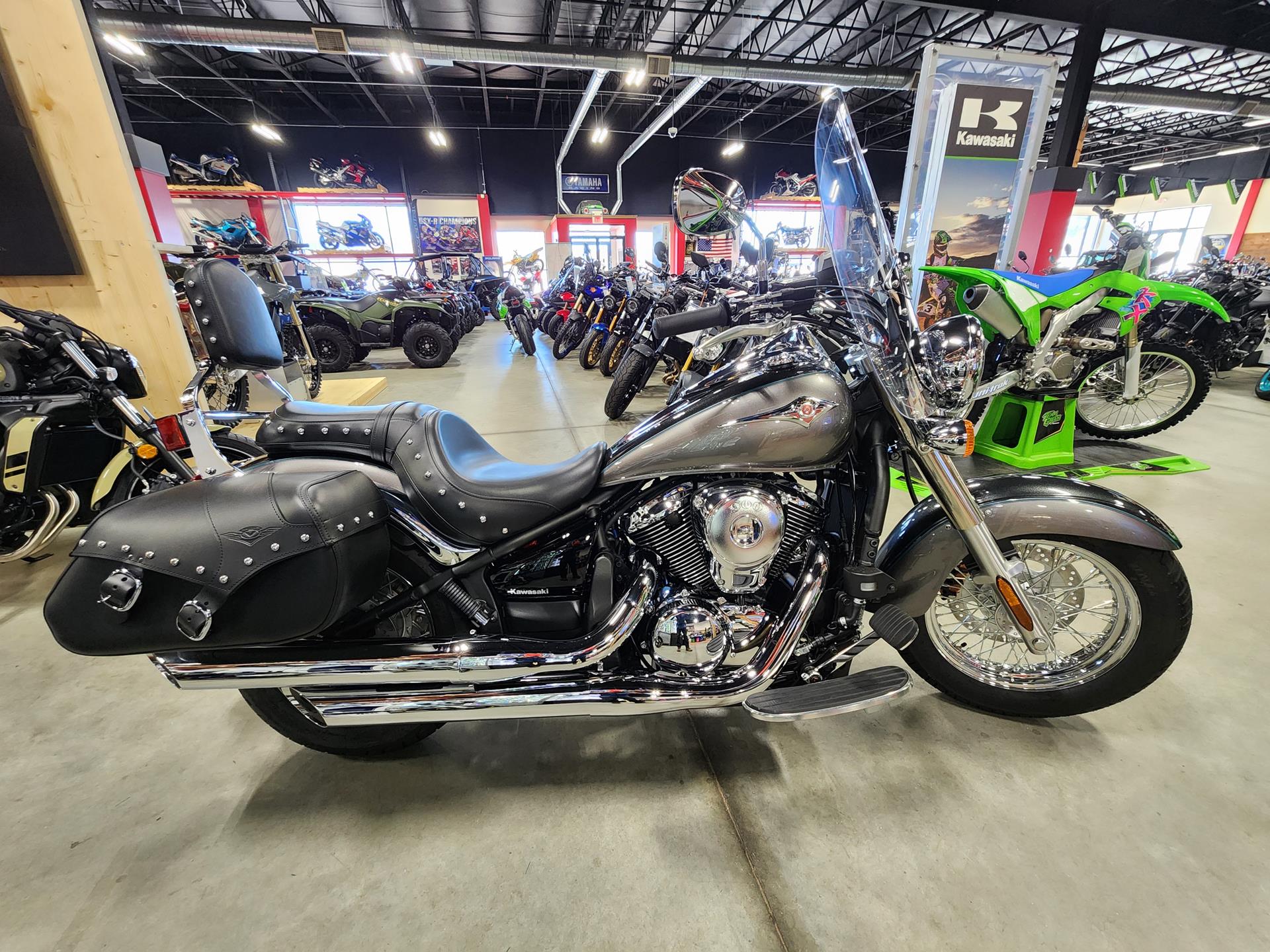 2024 Kawasaki Vulcan 900 Classic LT in Auburn, Massachusetts - Photo 3