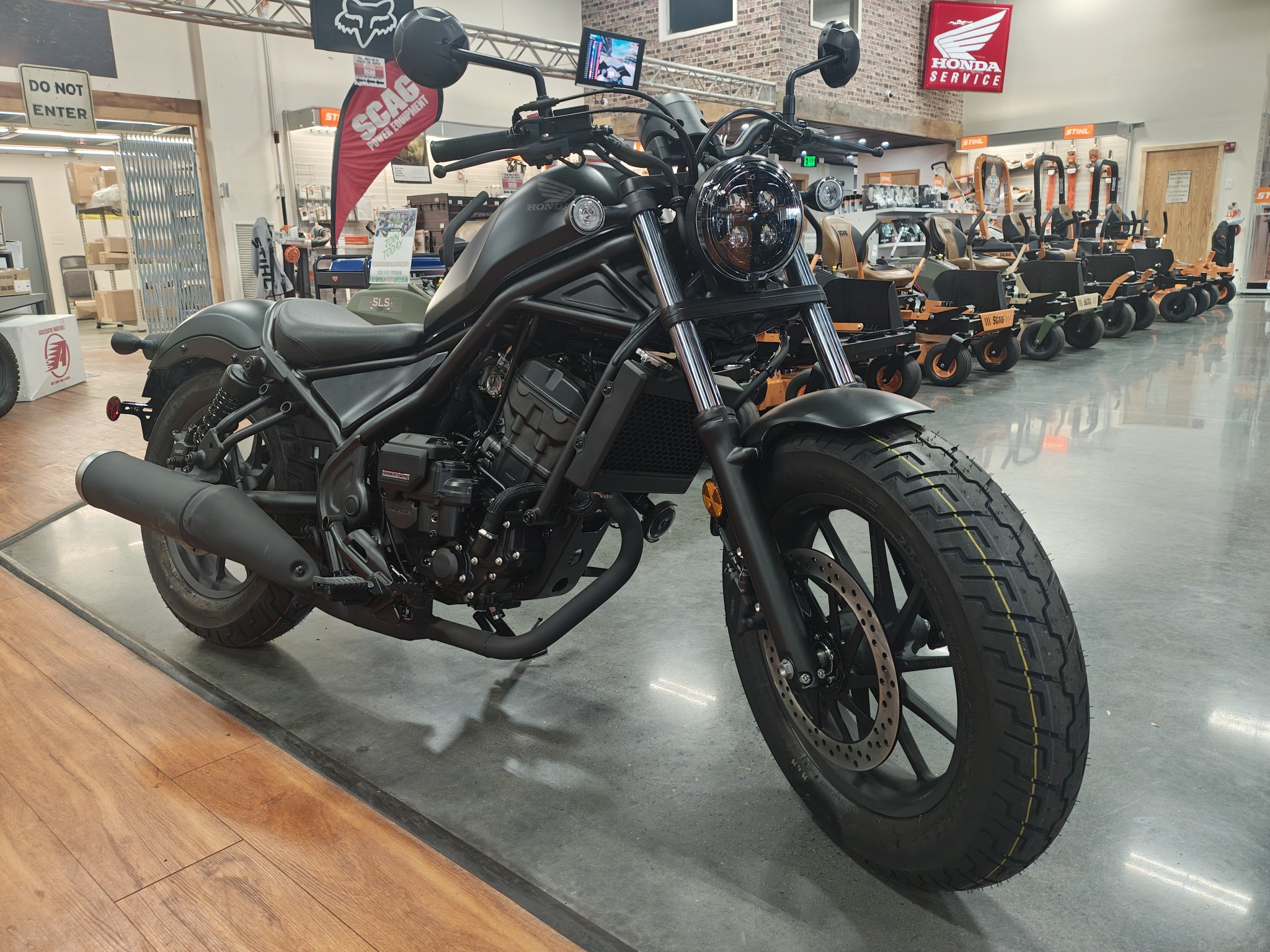 2026 Rebel 300 E-Clutch