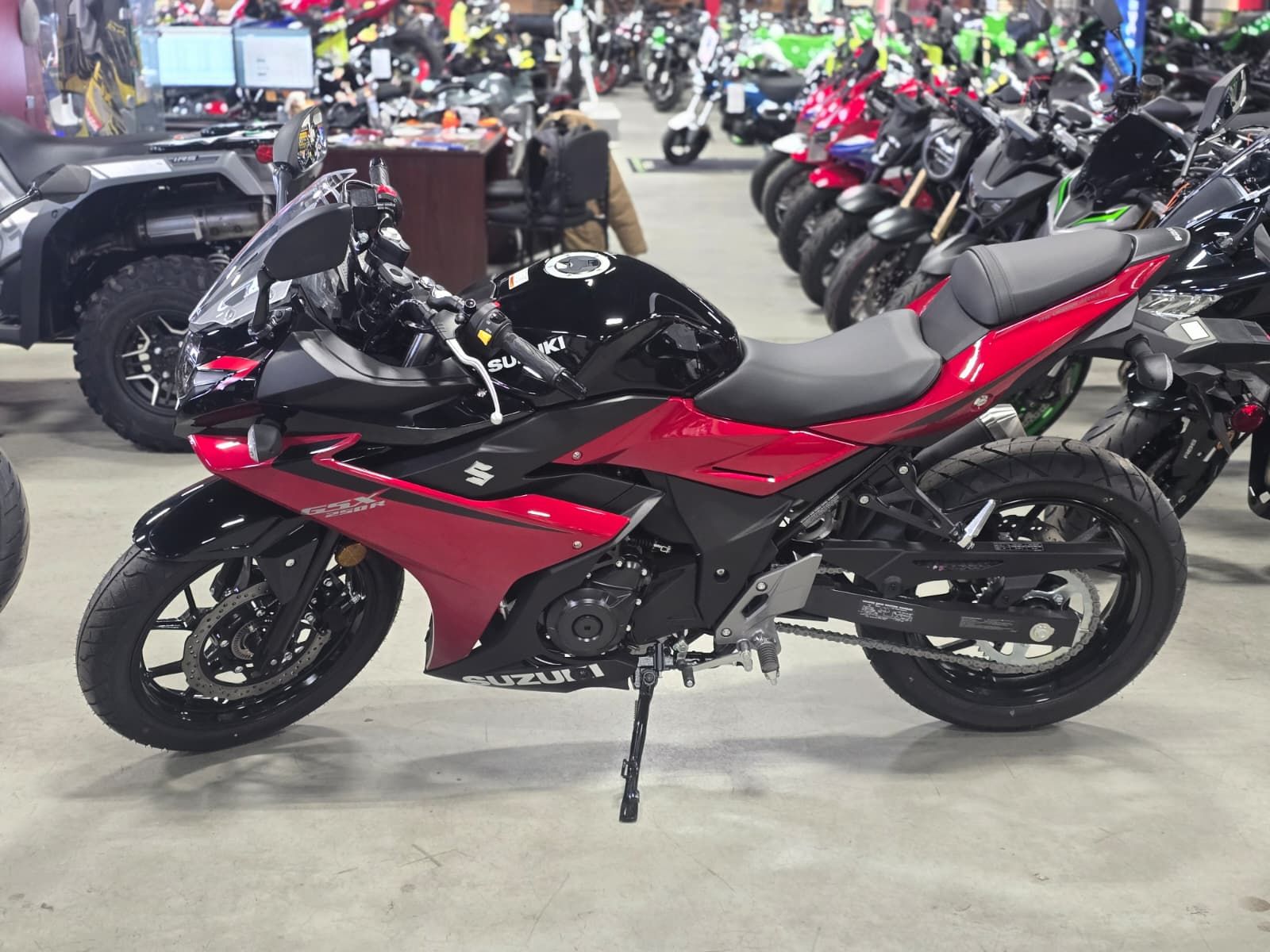 2025 Suzuki GSX250R ABS 4